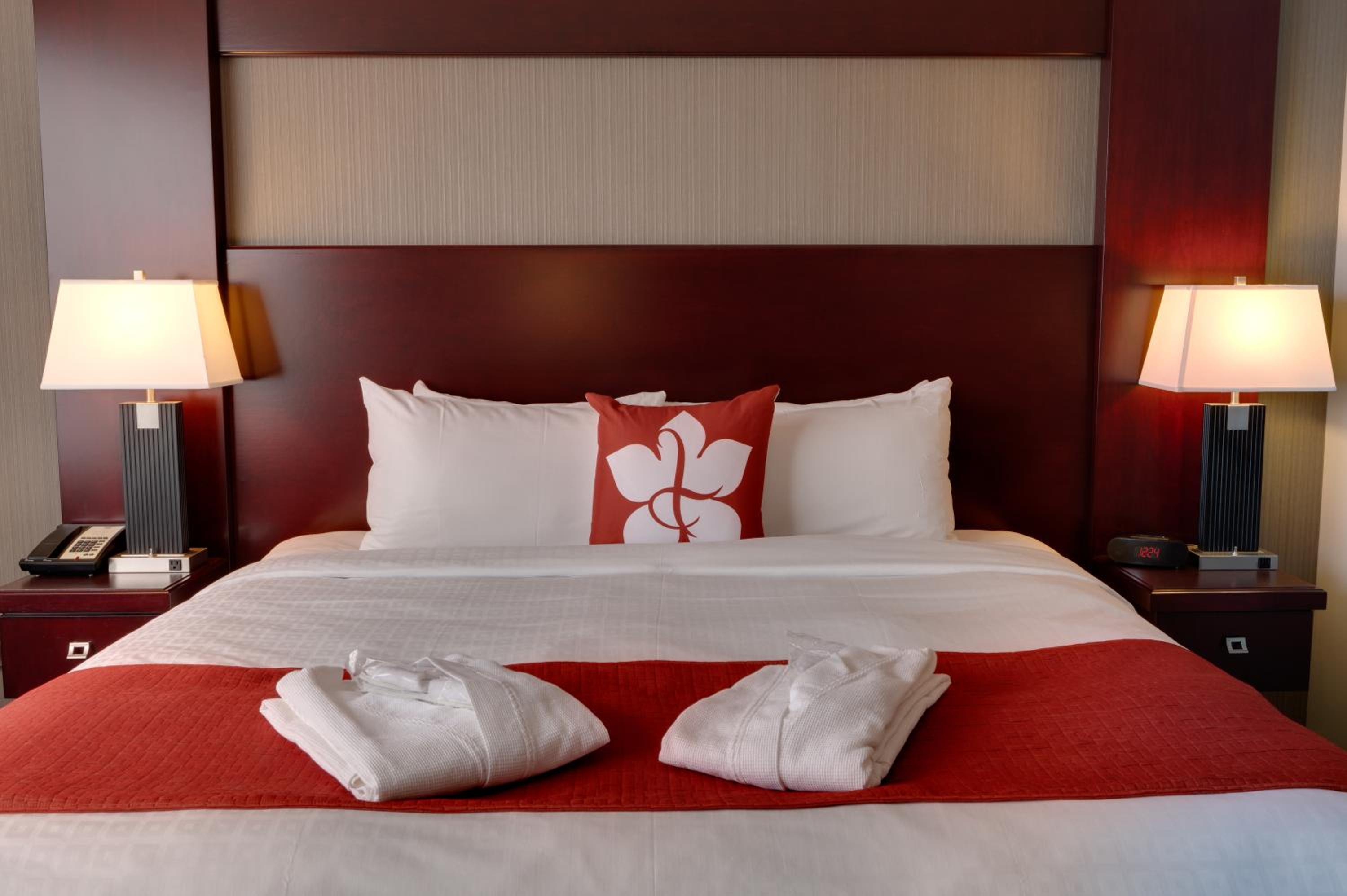 Deluxe King Room - Photo 3