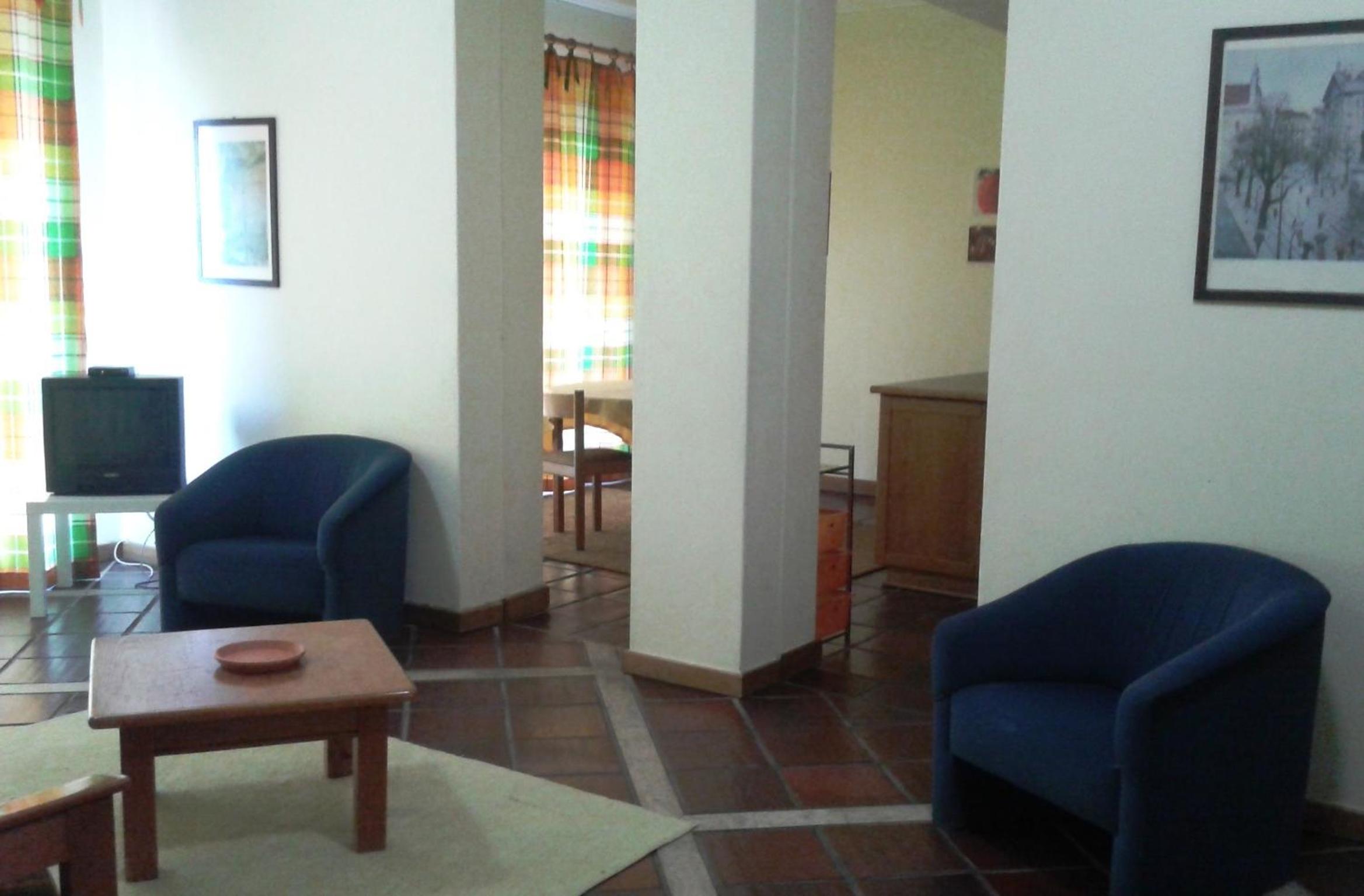 One-Bedroom Apartment - Photo 3