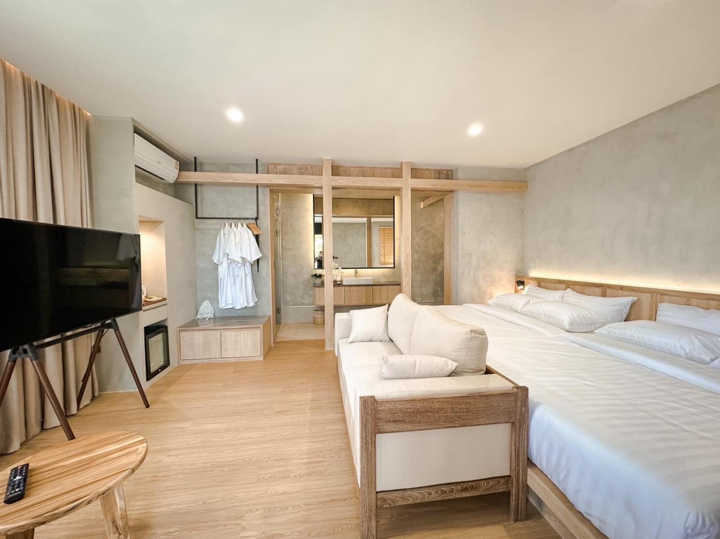 Deluxe Queen Room with Two Queen Beds - Photo 1