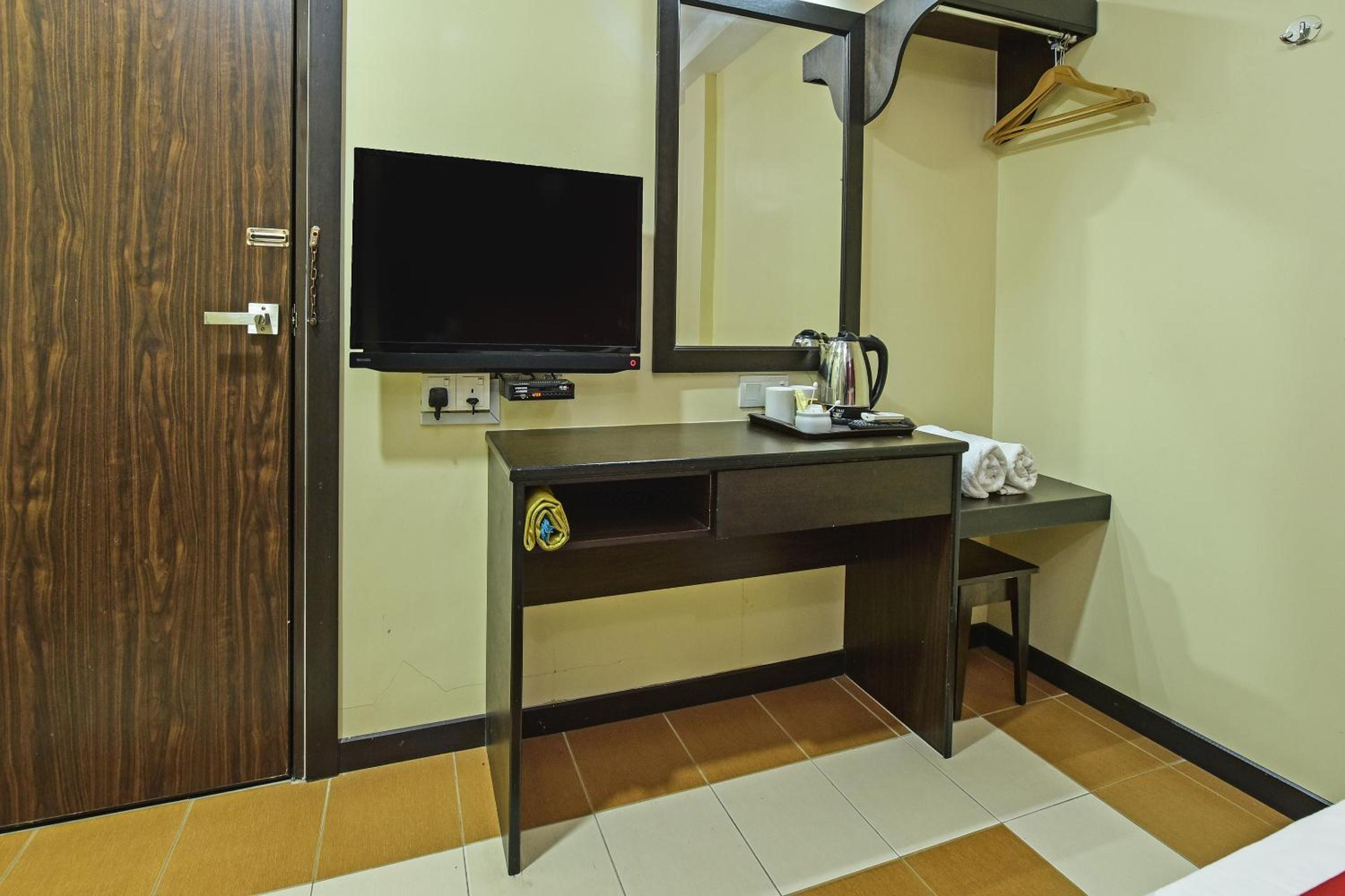 Deluxe Queen Room - Photo 1