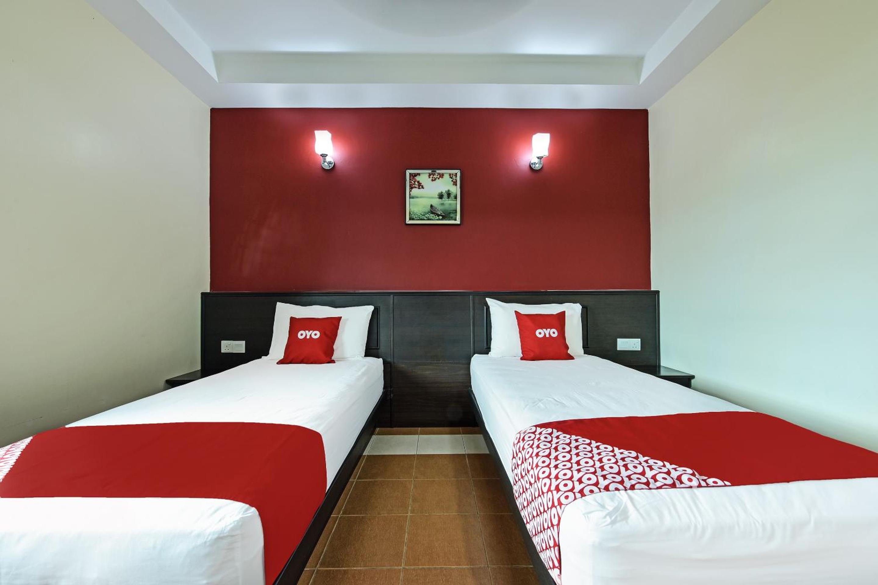 Executive Suite - Photo 1