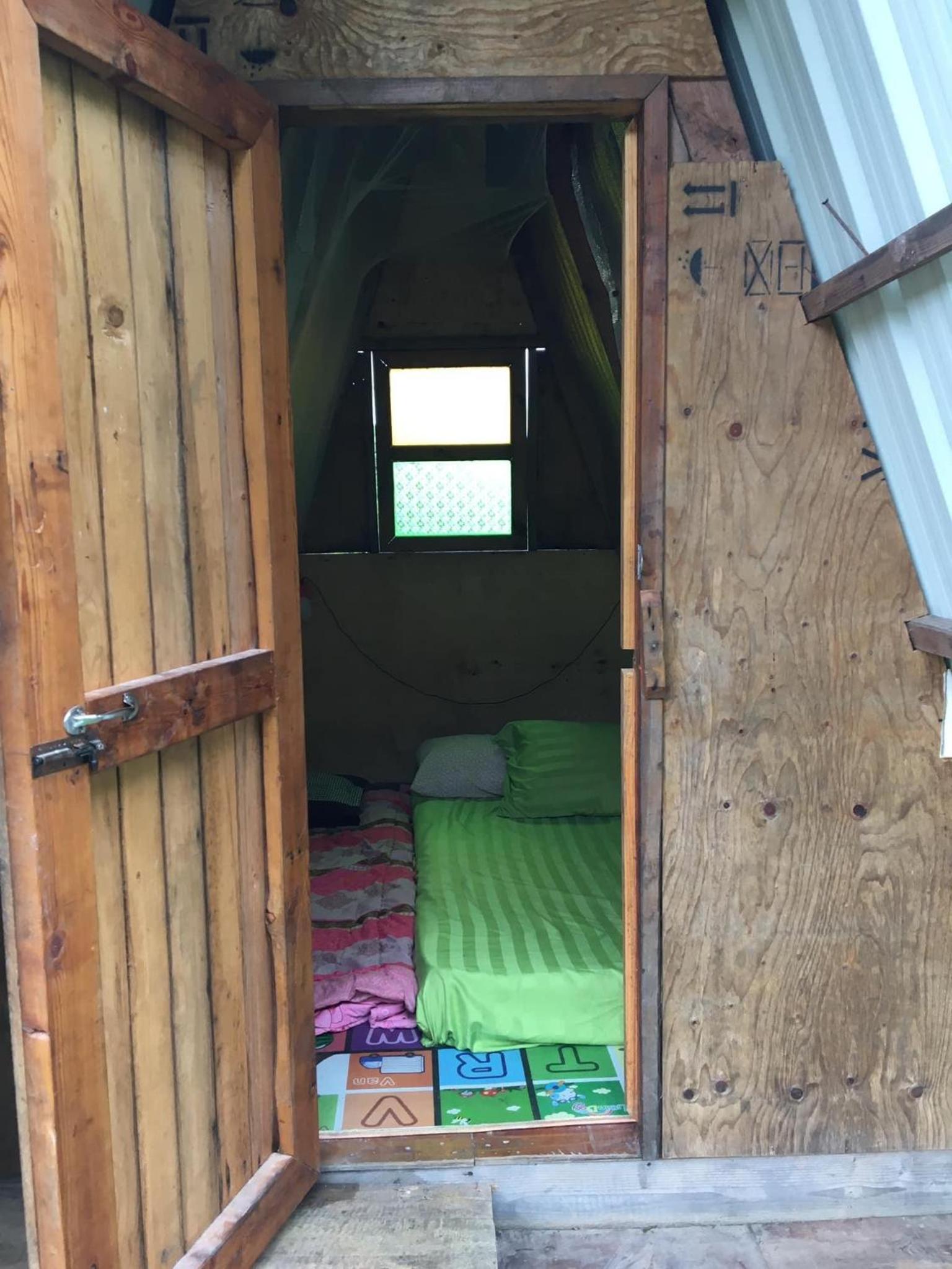 Single Room with Shared Toilet photo 1