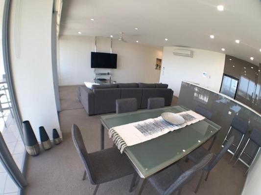Two Bedroom Deluxe Apartment with Water Views photo 3