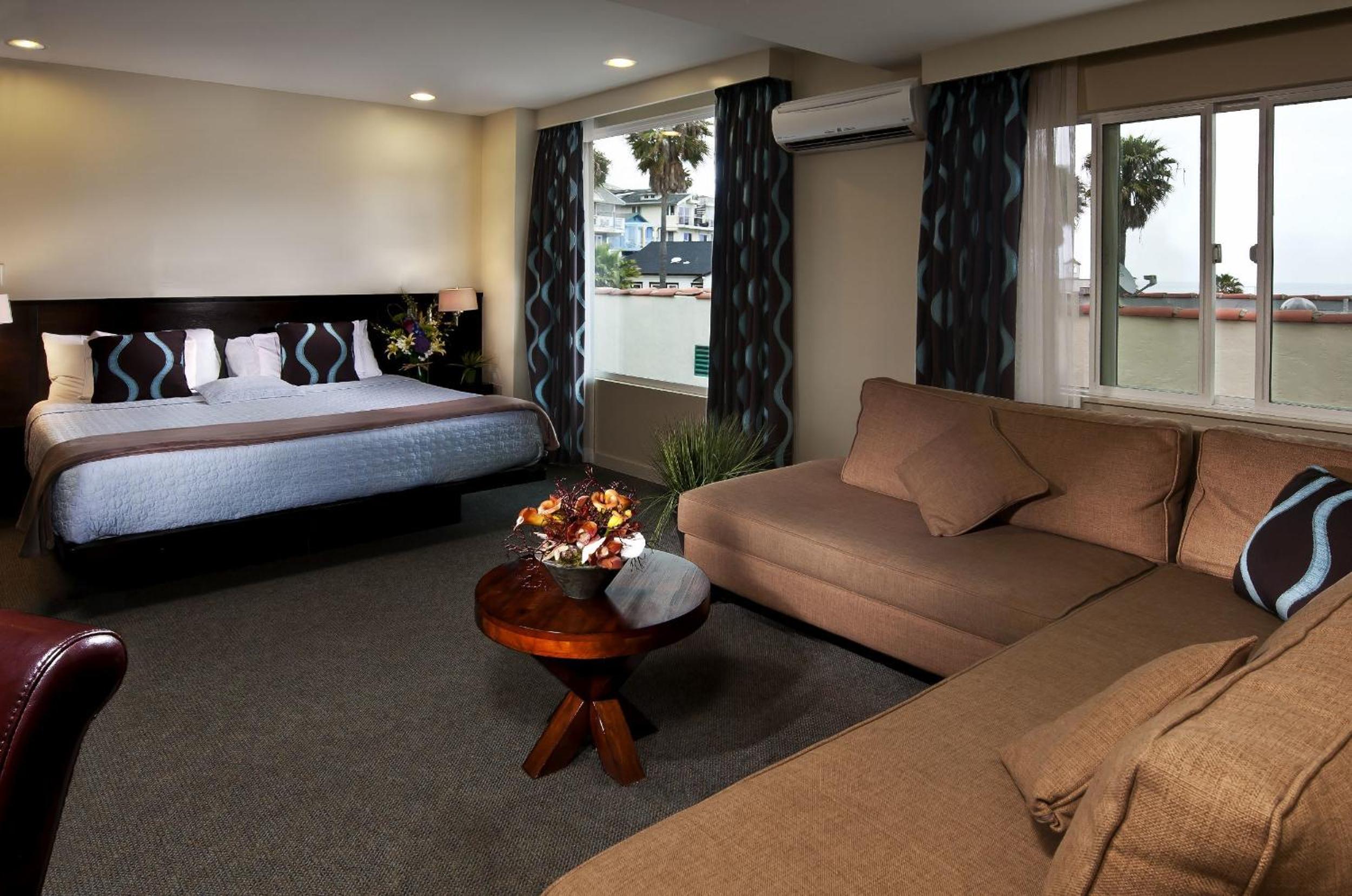 Junior Suite with Partial Sea View - Photo 1
