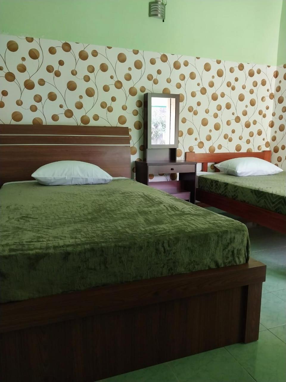 Double Room with Private Bathroom - Photo 12