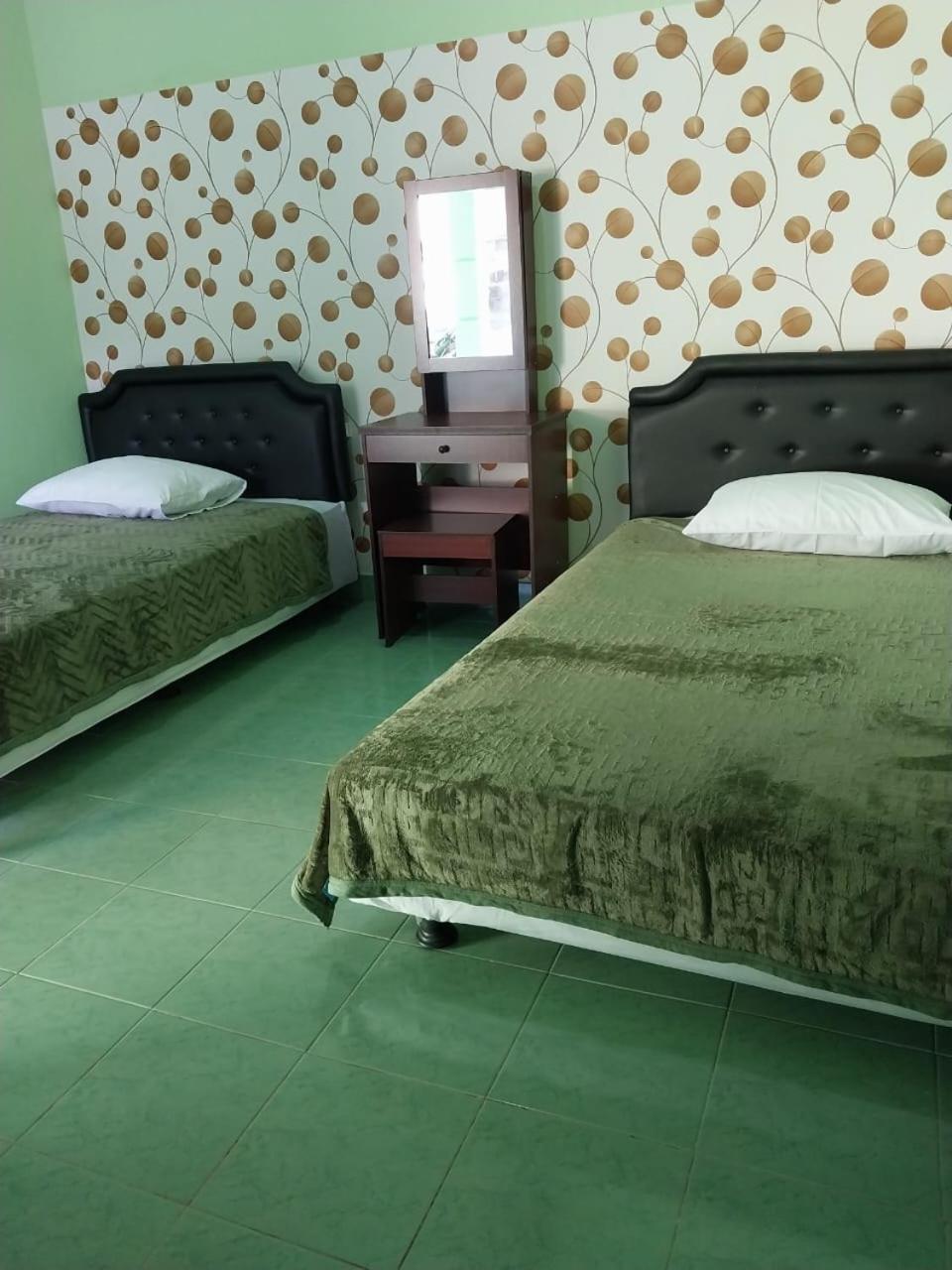 Double Room with Private Bathroom - Photo 11