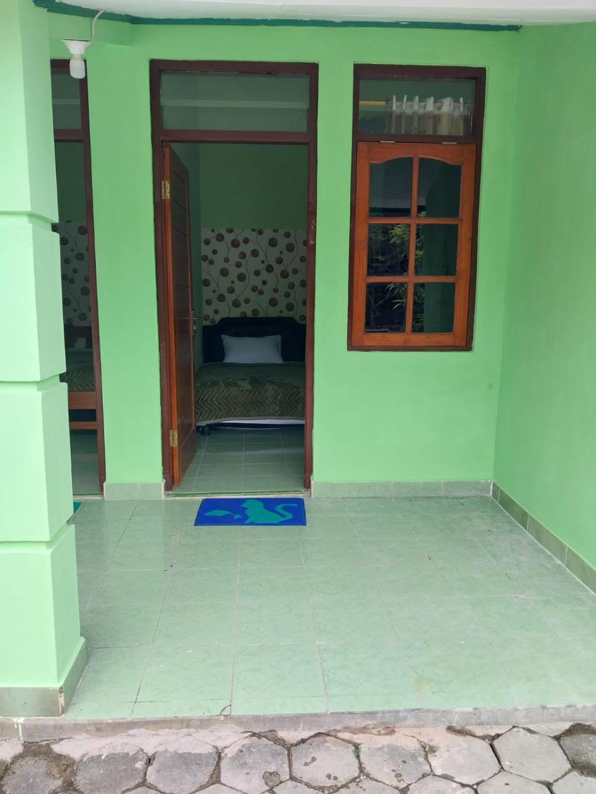 Double Room with Private Bathroom - Photo 17