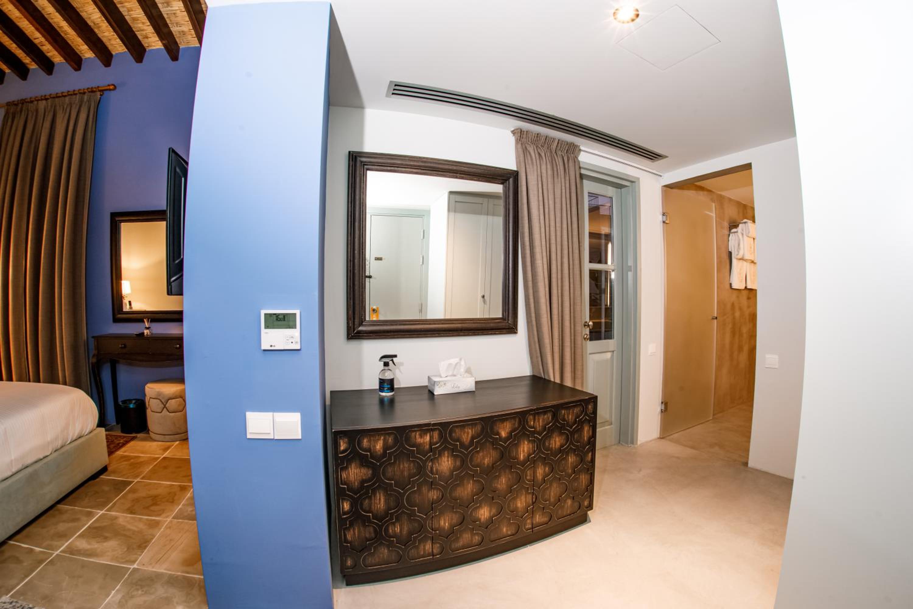 Deluxe Suite photo 3