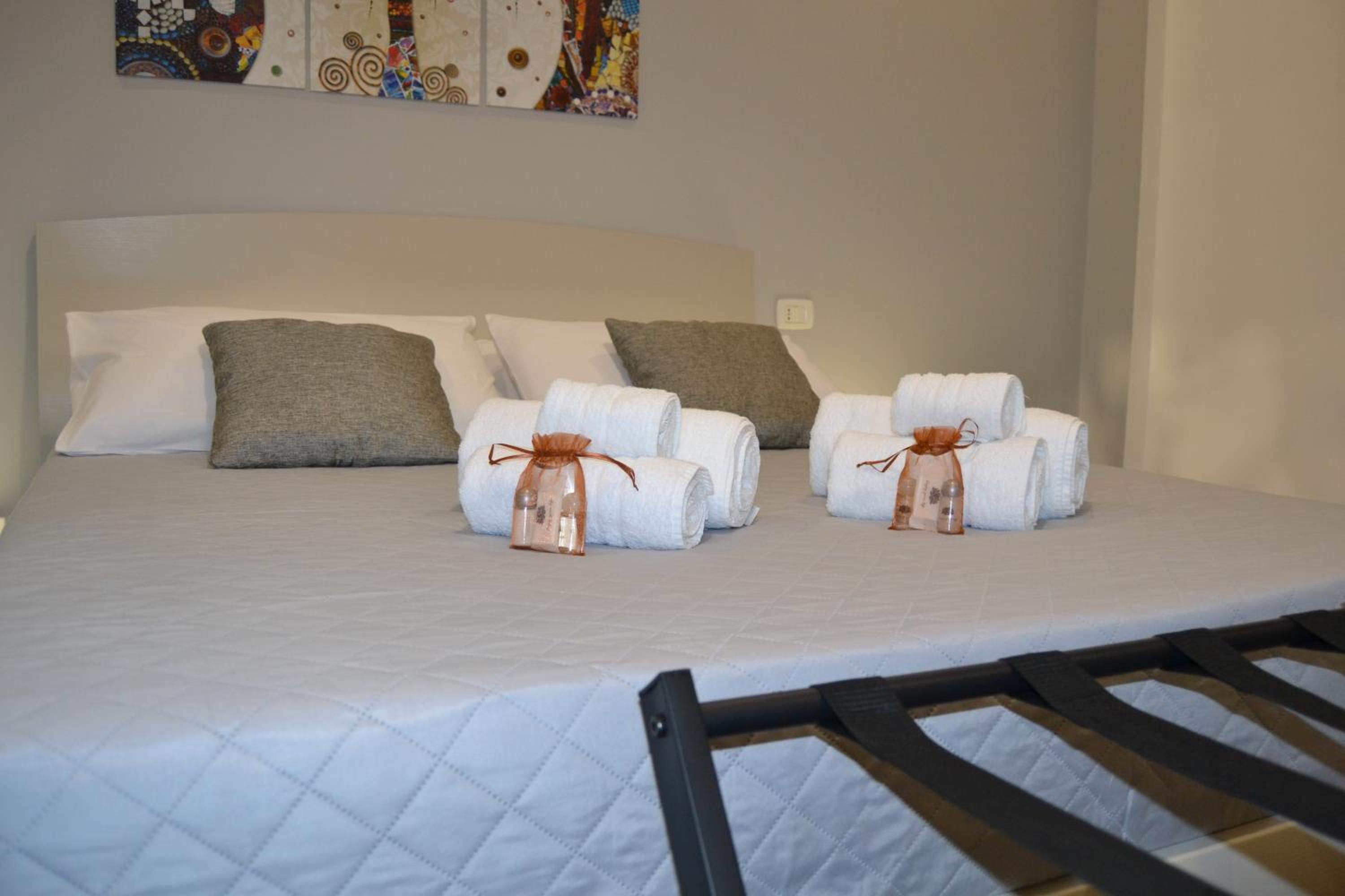 Standard King Room - Photo 20