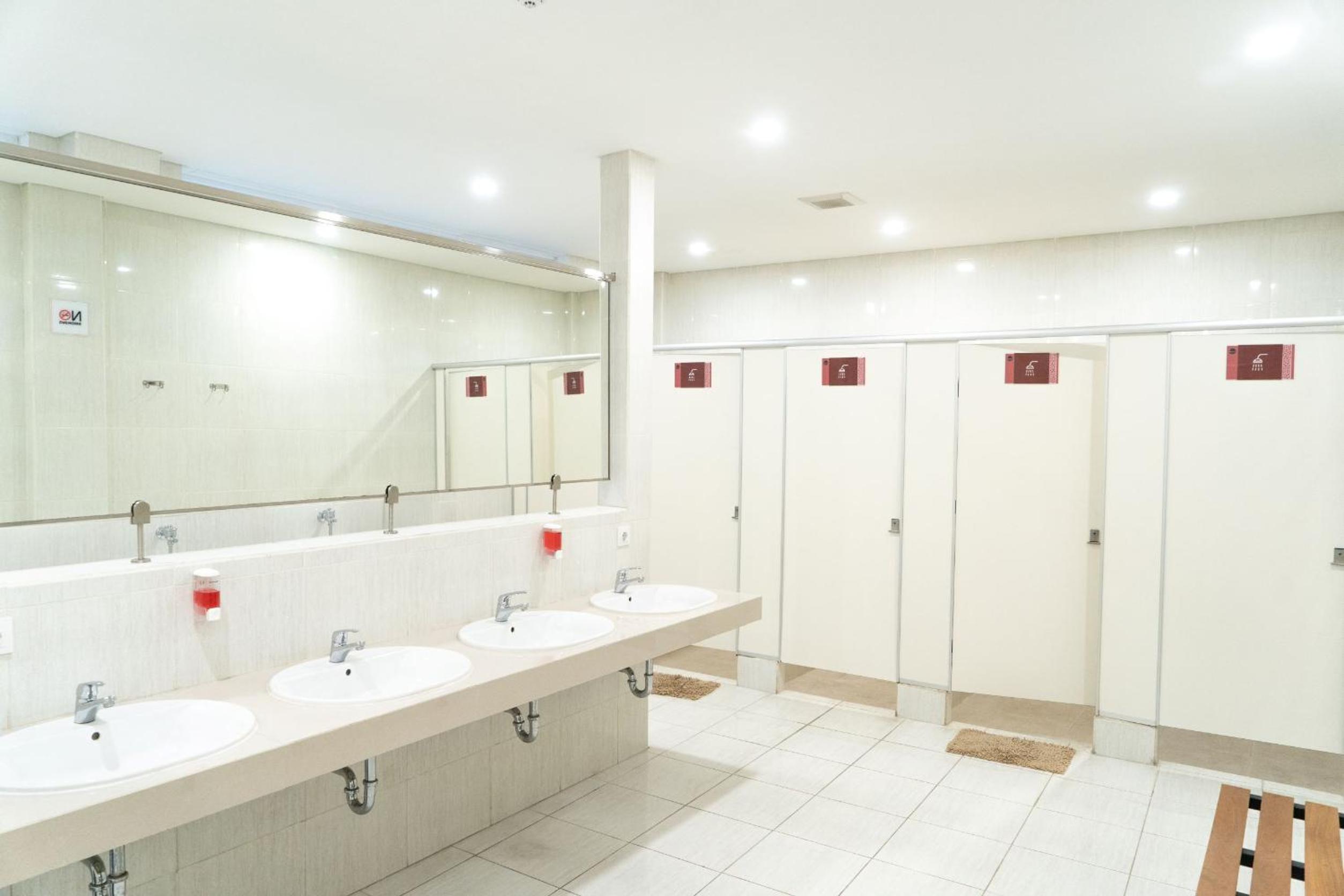 Single Bed in Male Dormitory Room with Shared Bathroom photo 2