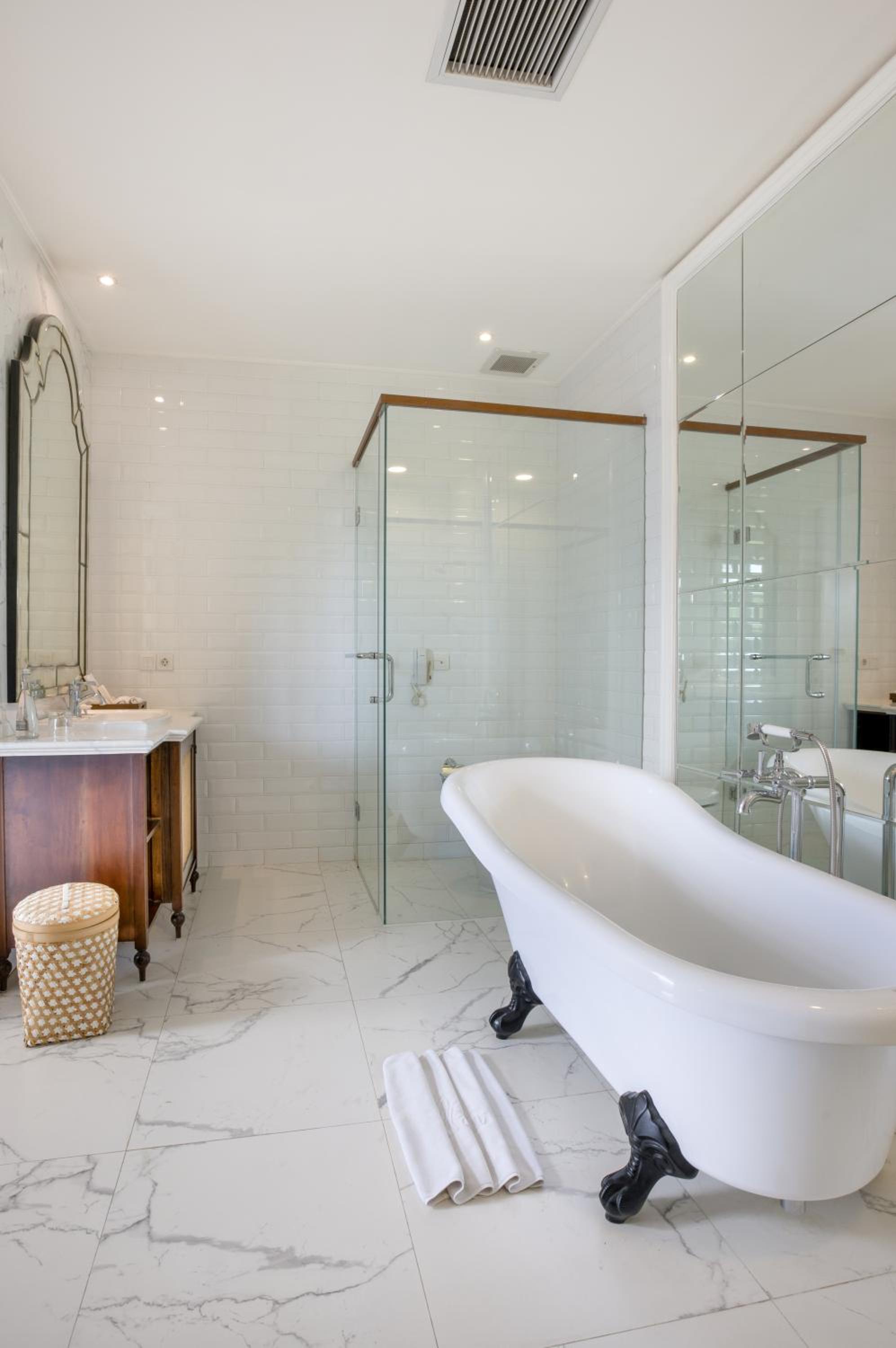 Founder's Suite