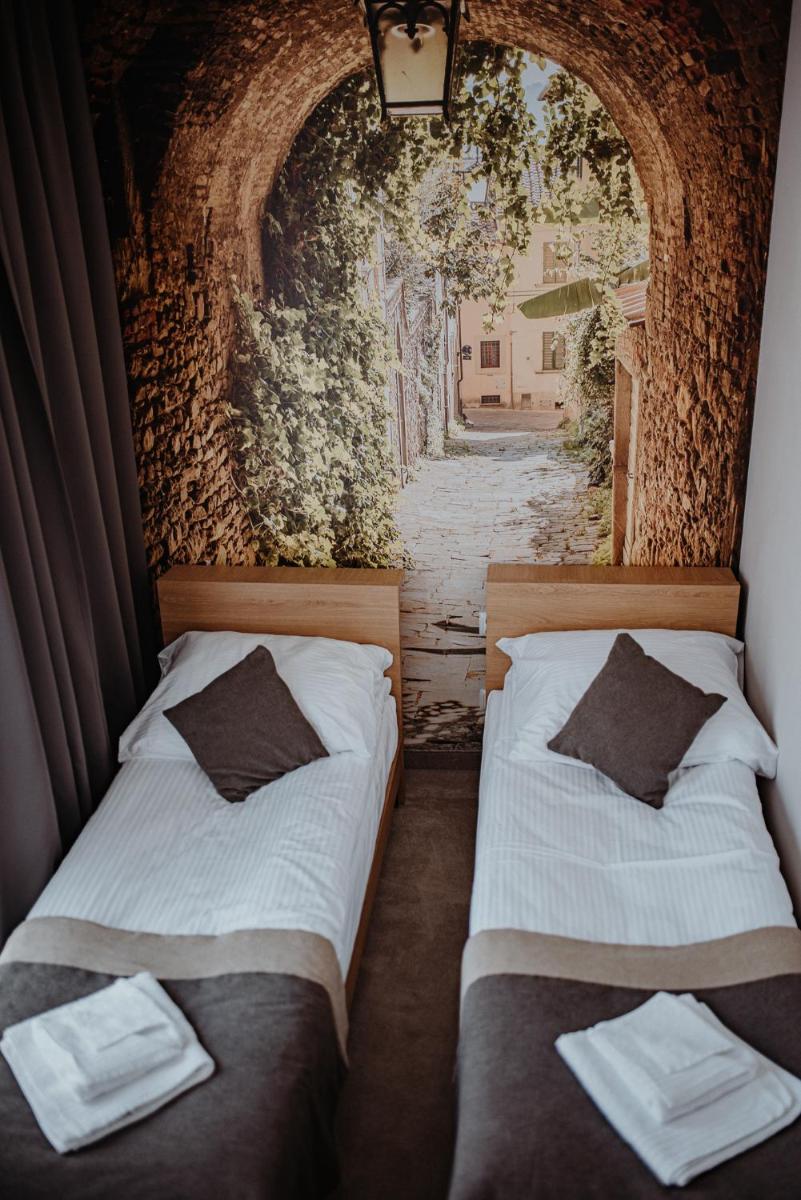 Triple Room with Private Bathroom photo 1