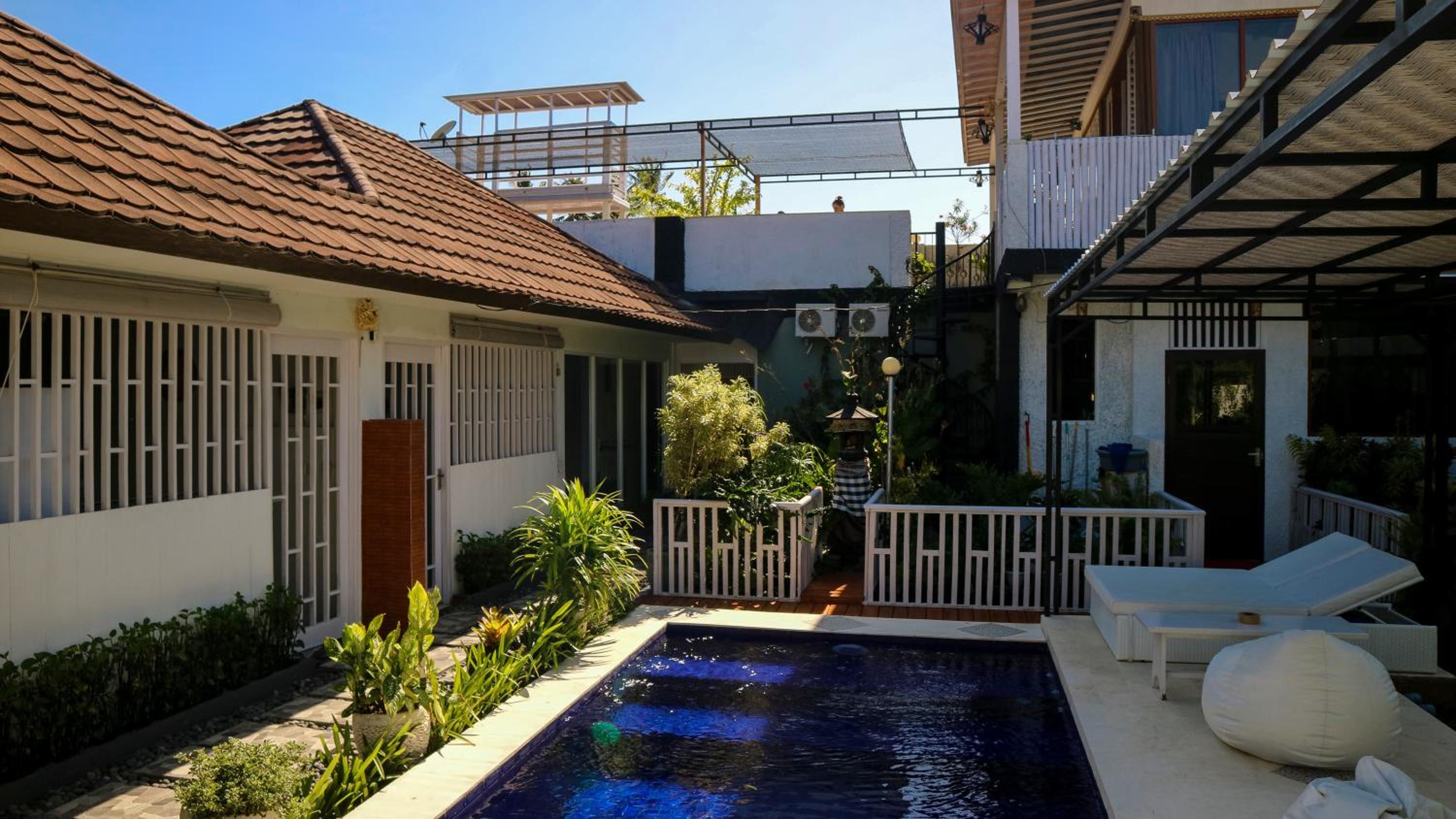 Double Room with Pool View - Photo 13