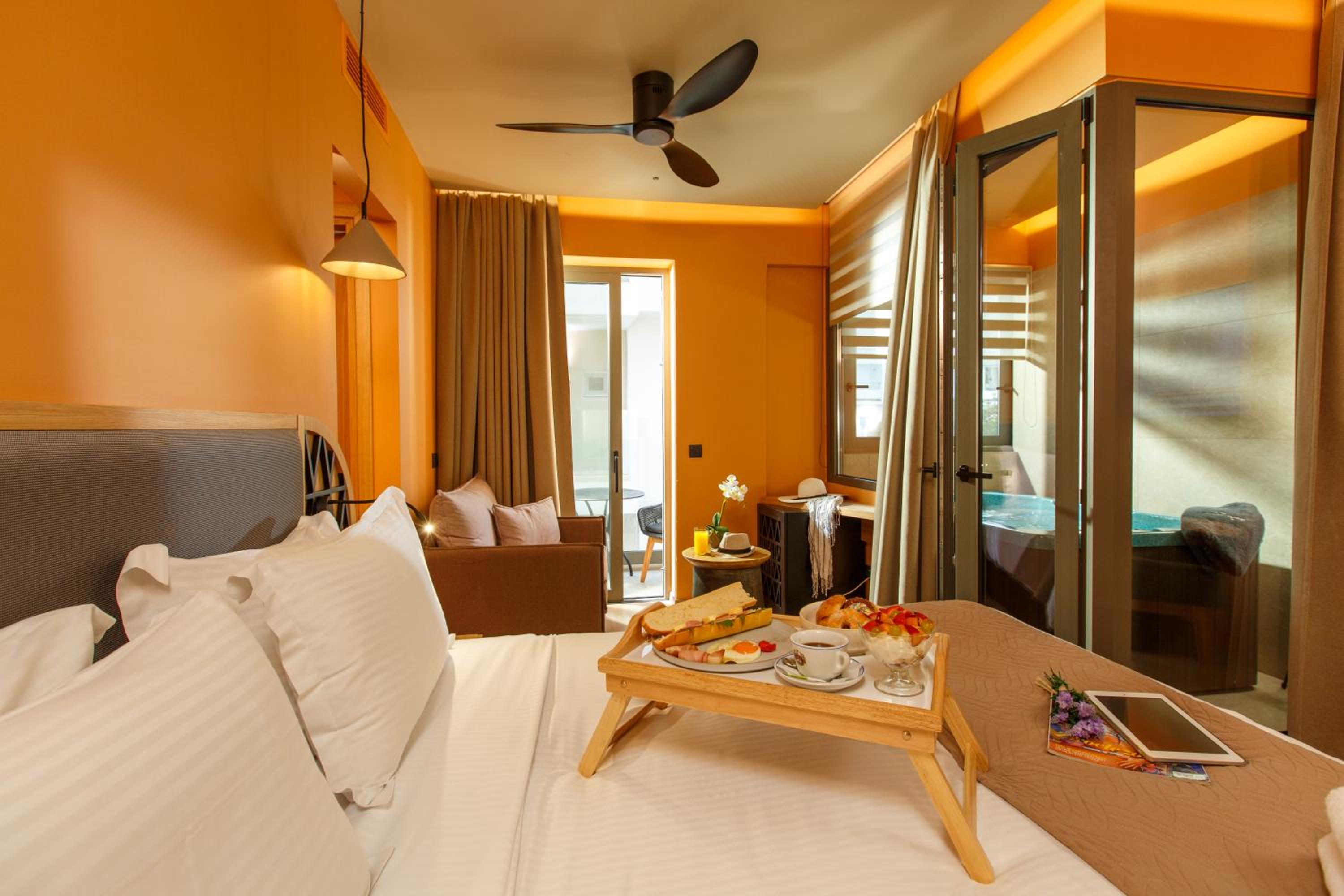 Superior Deluxe Suite with Steam shower & Jacuzzi - Photo 4