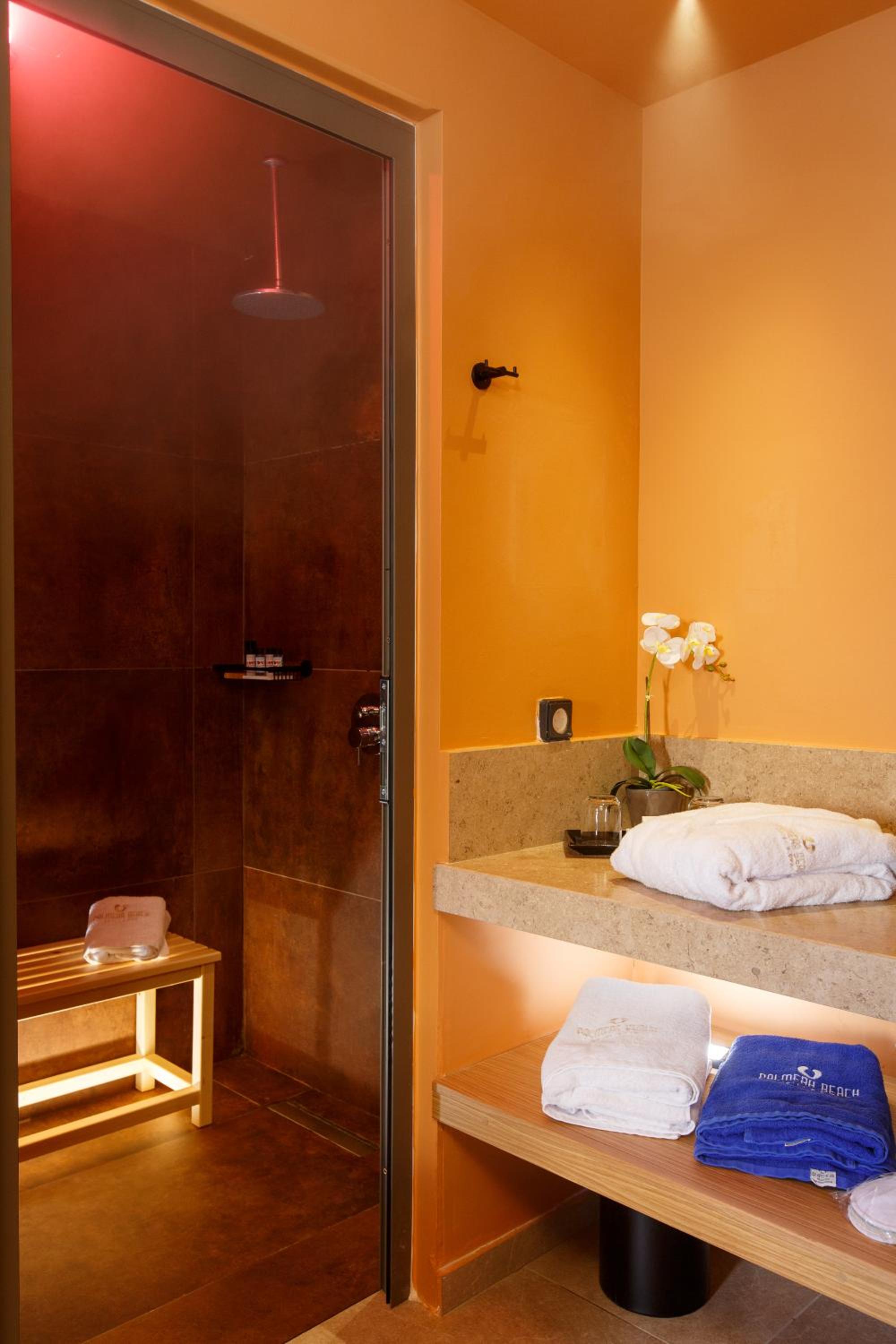 Superior Deluxe Suite with Steam shower & Jacuzzi - Photo 5