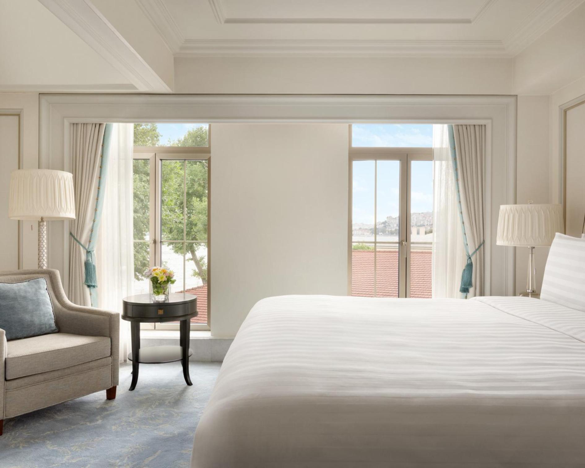 Executive Suite with exclusive Horizon privileges
