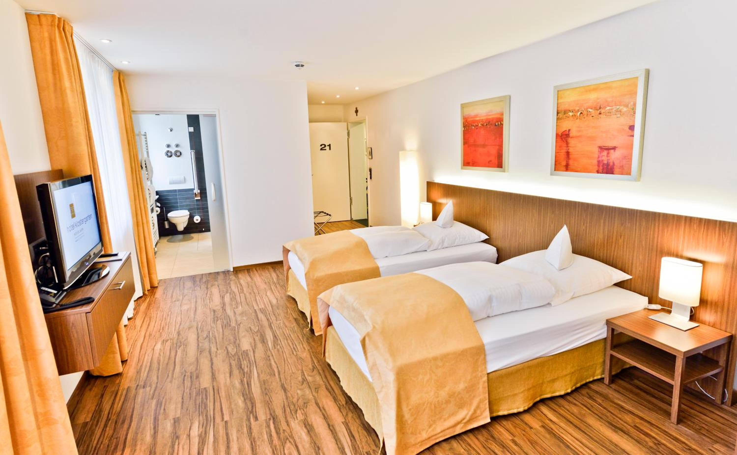 Standard Twin Room photo 1