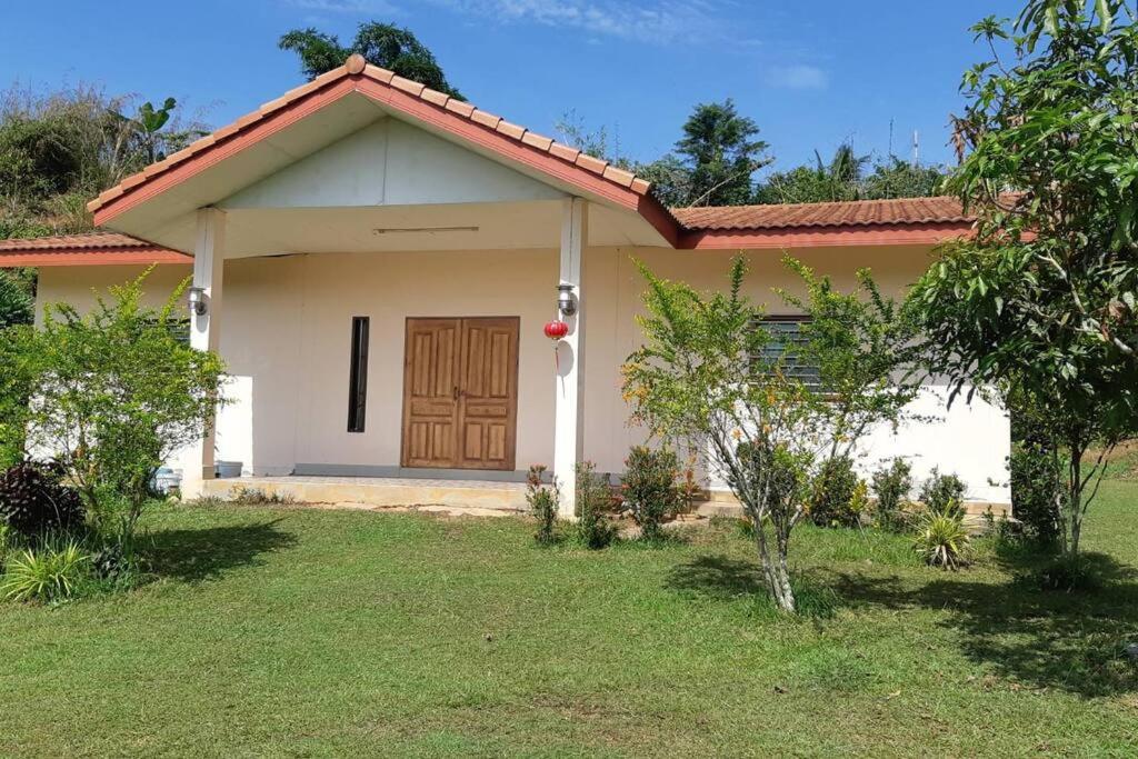 Three-Bedroom House - Photo 1