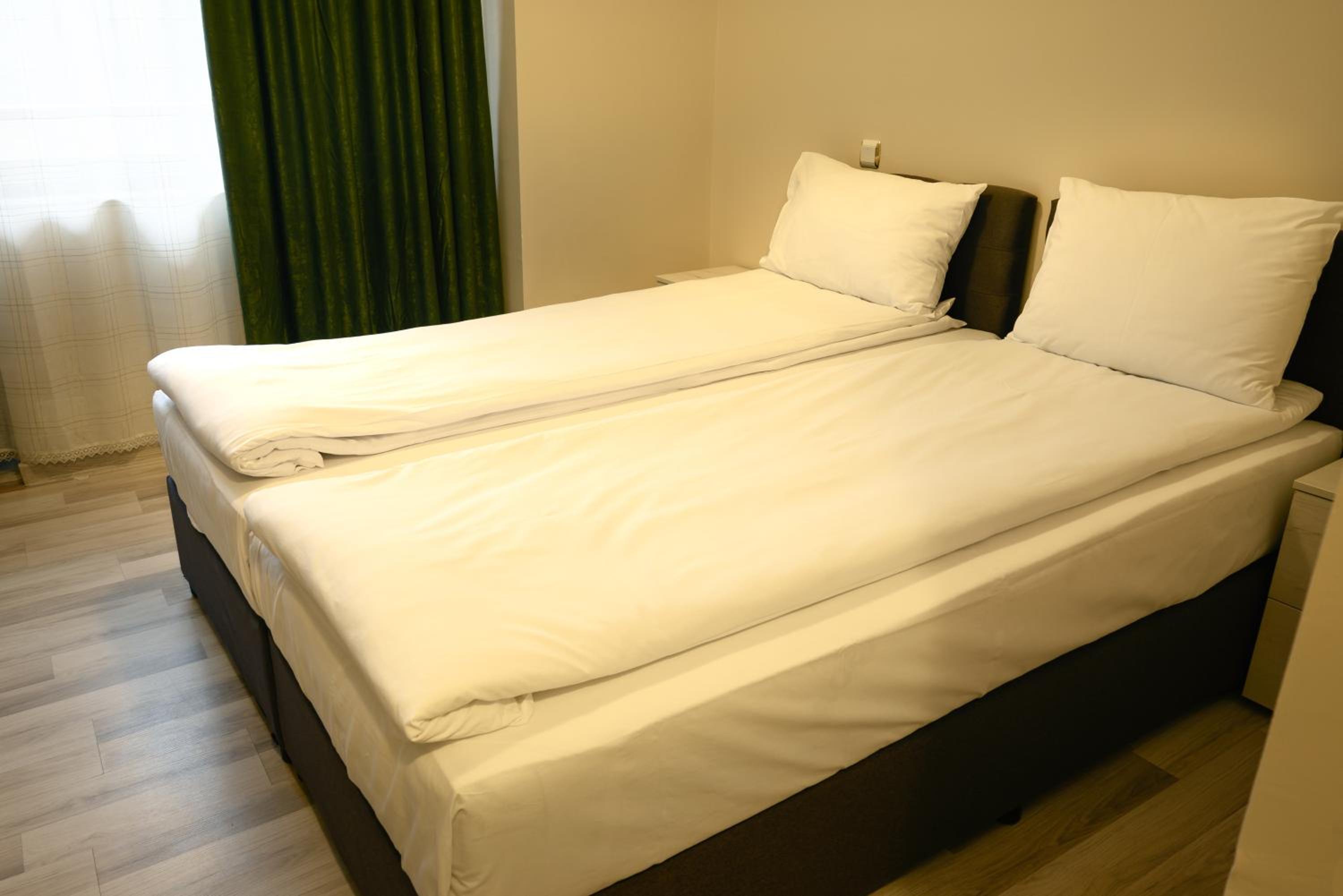 Double or Twin Room - Photo 3