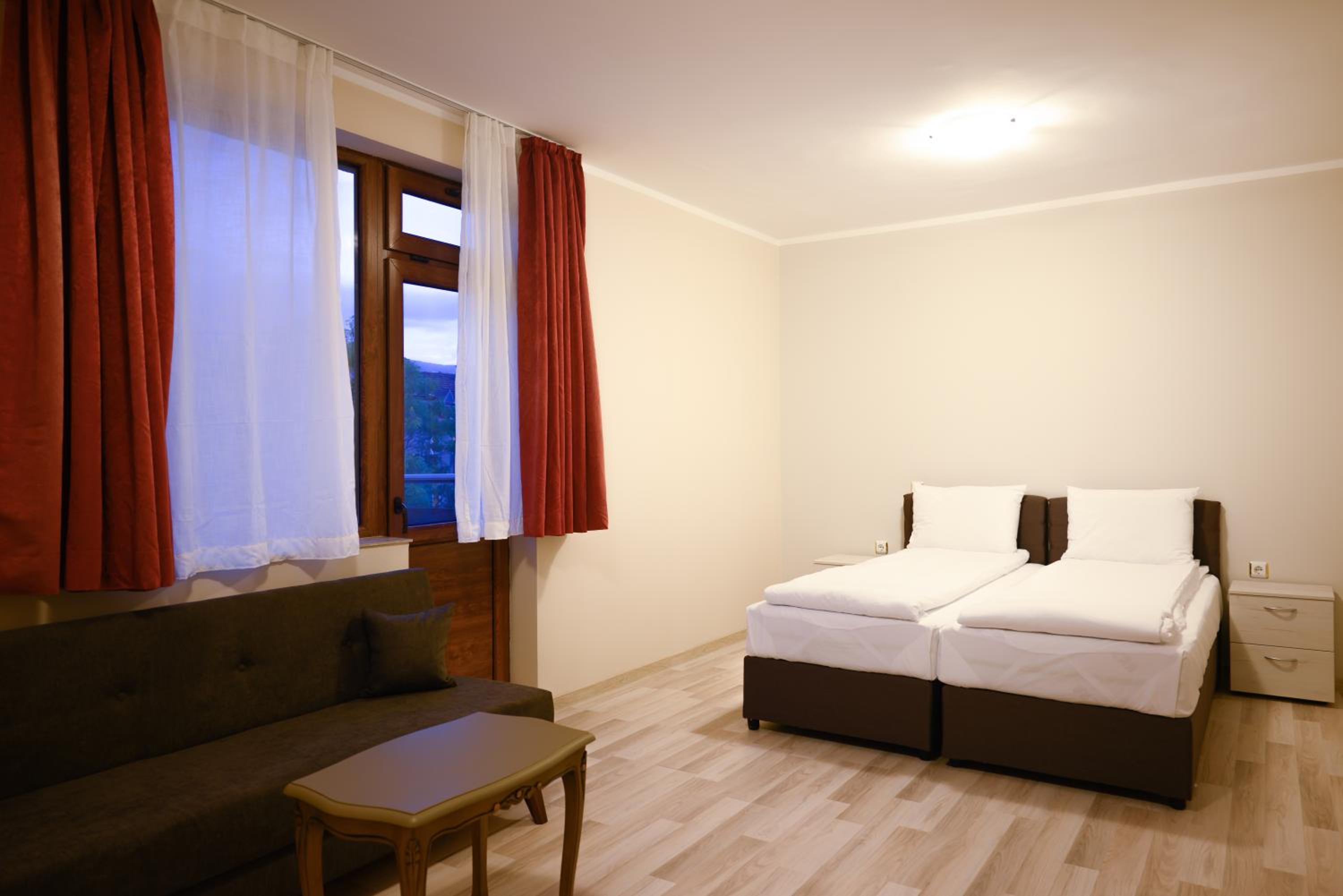 Superior Queen Room - Photo 12