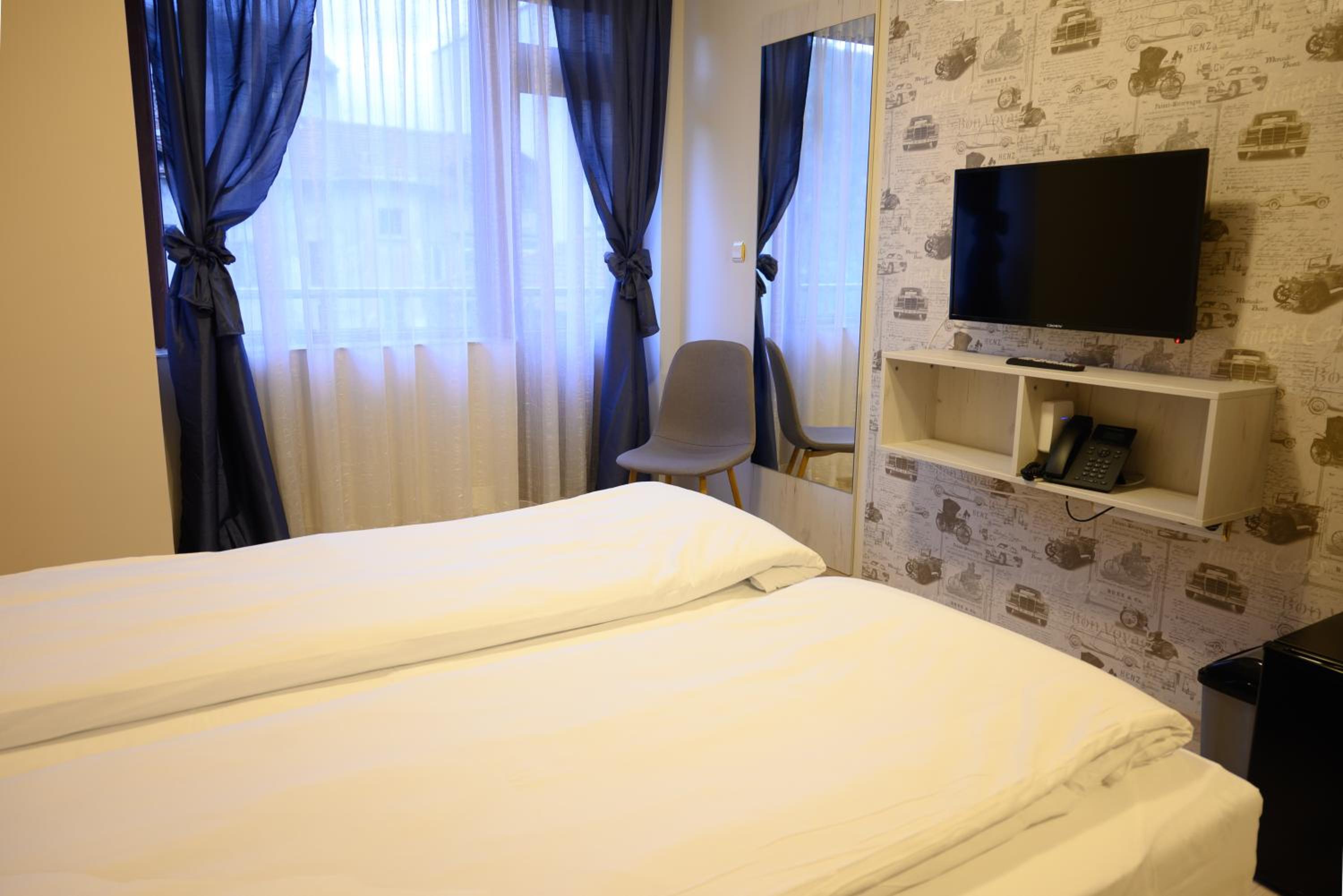 Double or Twin Room with Balcony photo 3