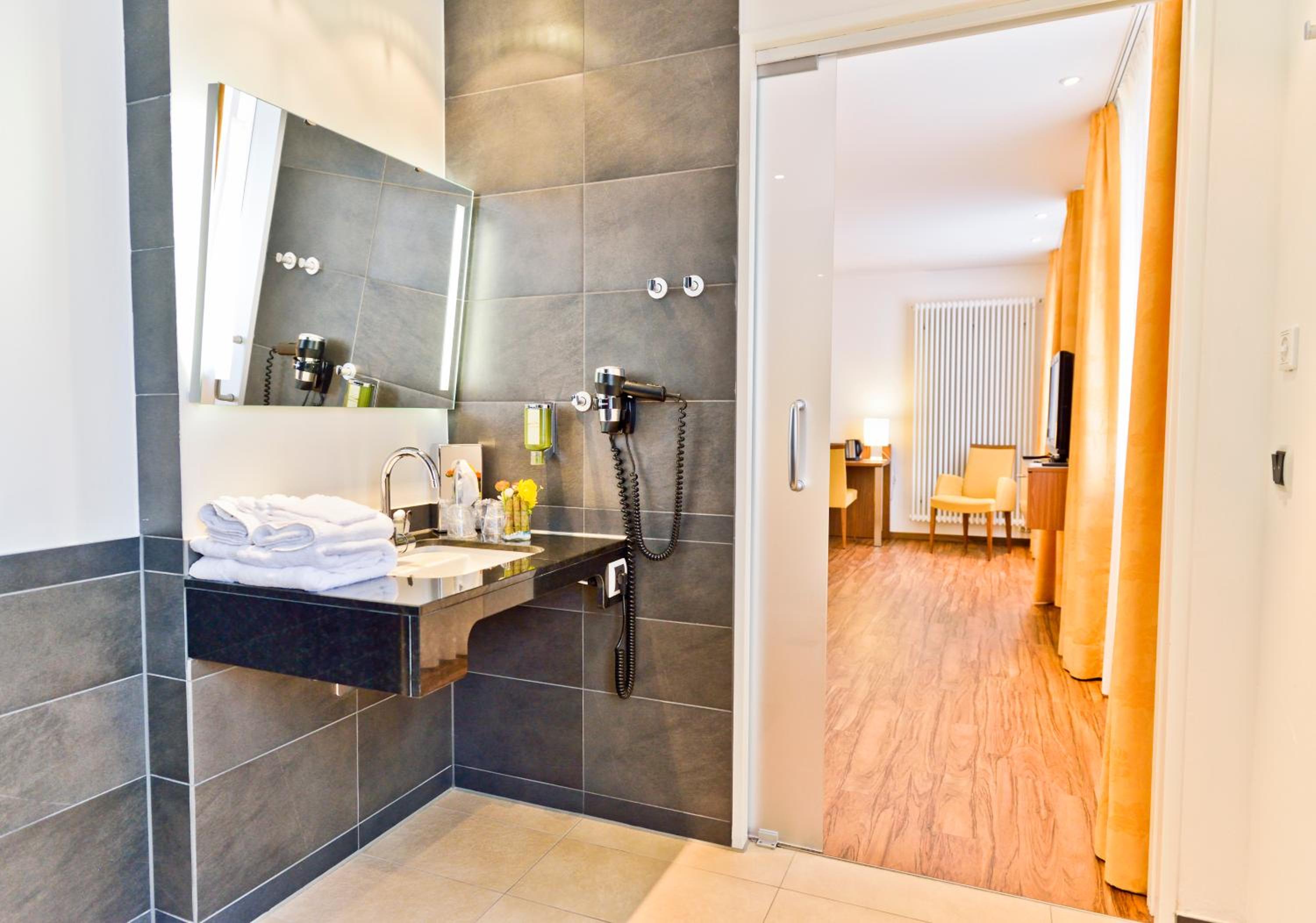 Standard Twin Room photo 2
