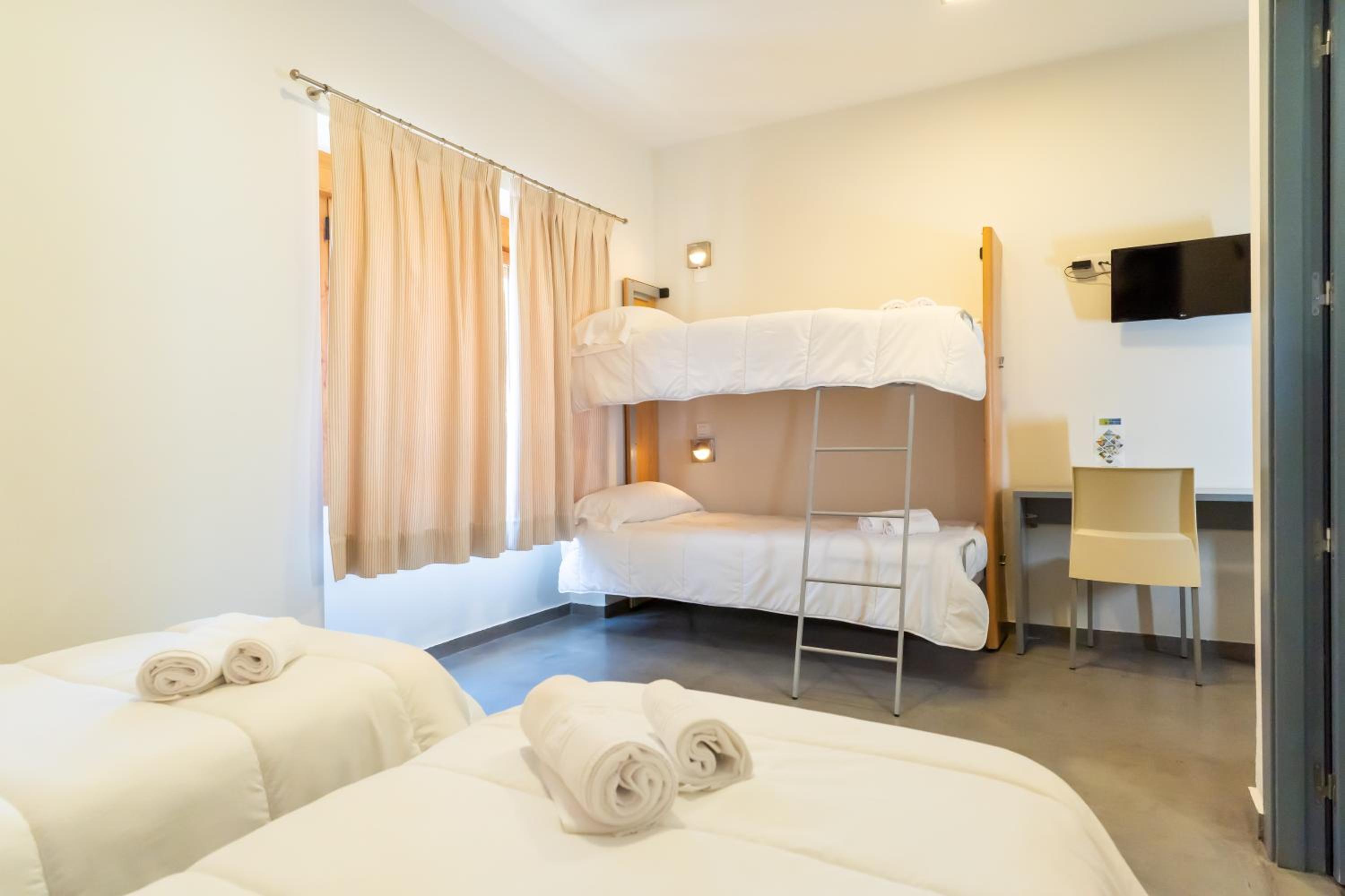 Habitación triple con baño