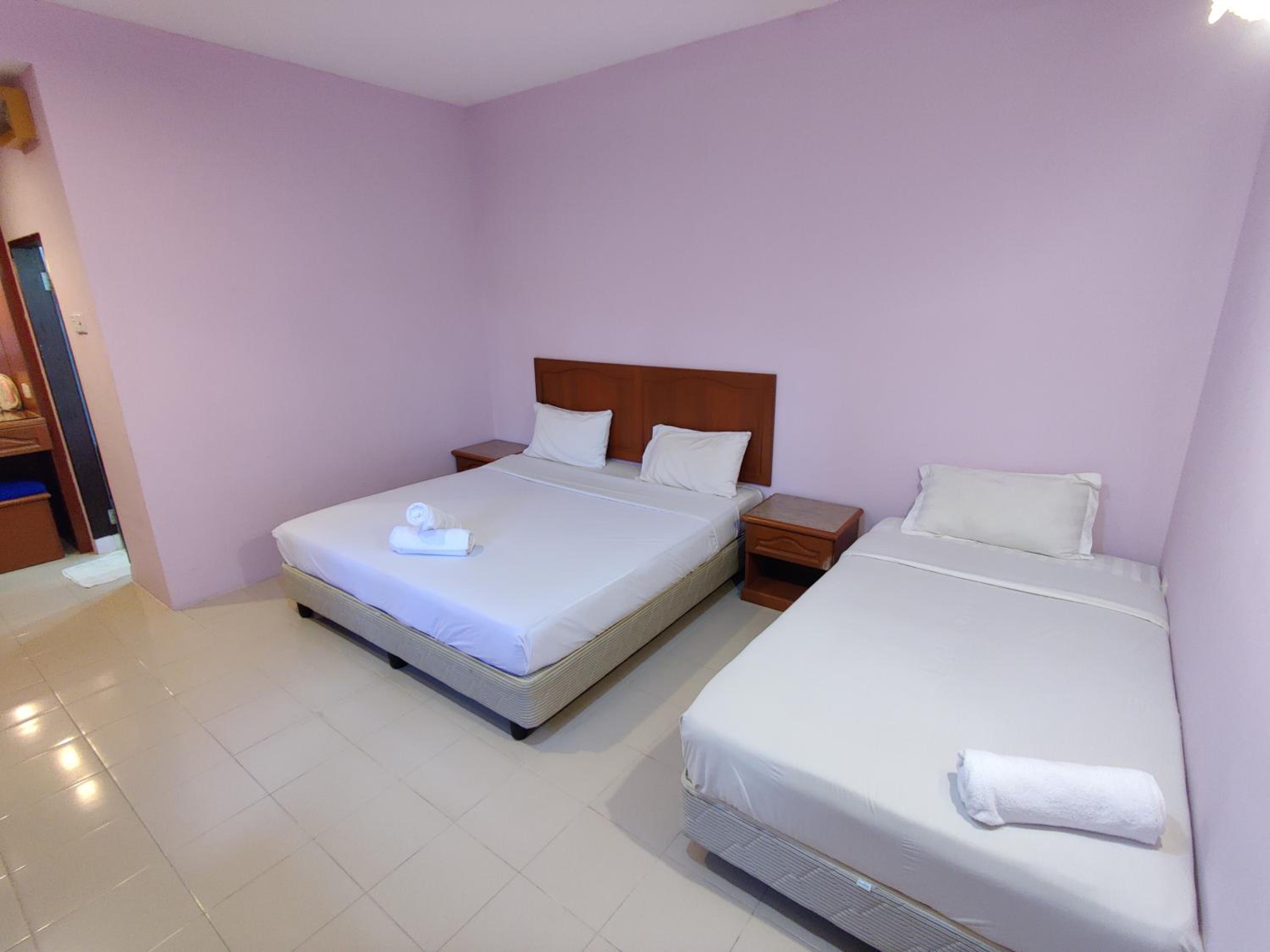 Triple Room with Bathroom