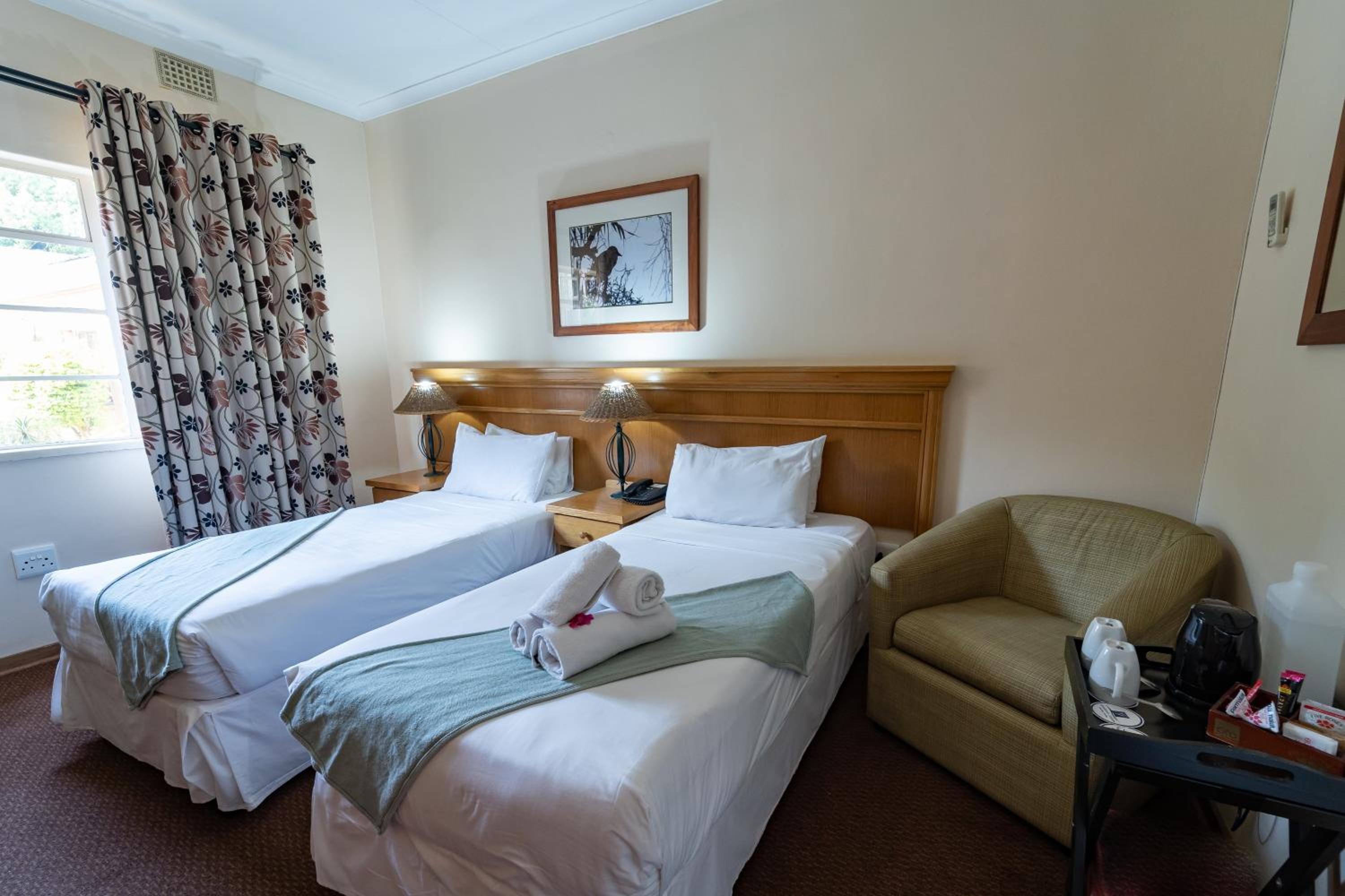 Standard West Wing Twin Room photo 1