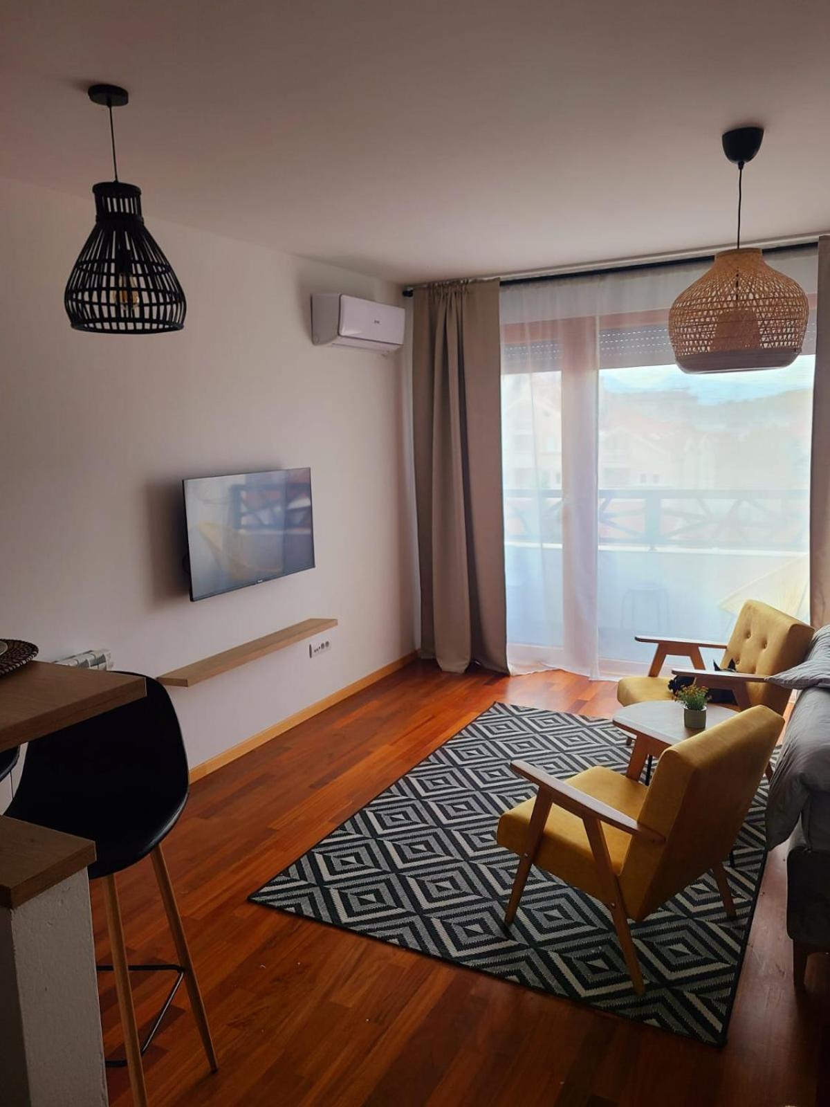 One-Bedroom Apartment photo 2