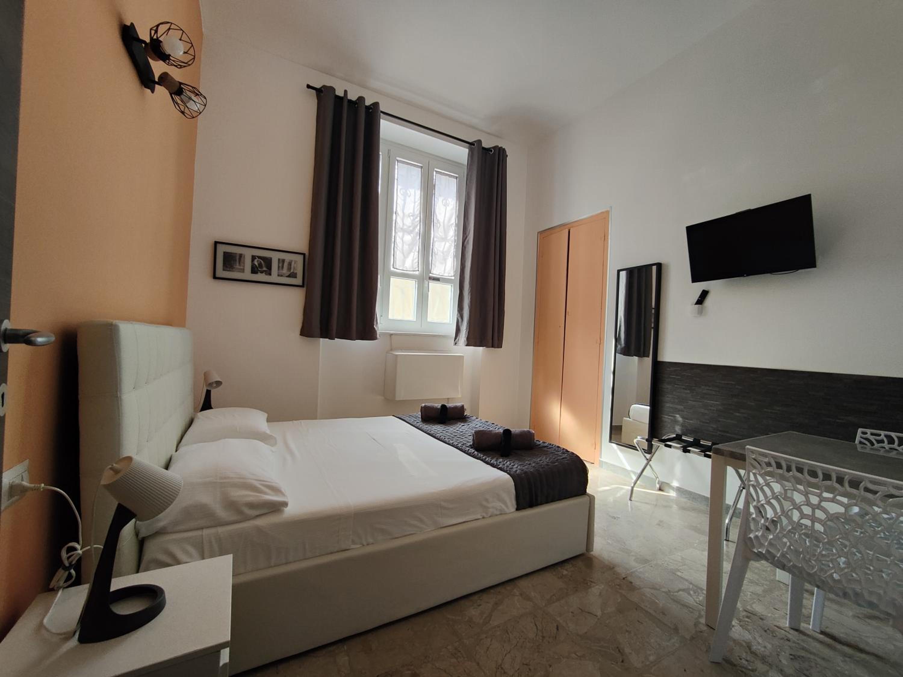 Double Room with Private Bathroom photo 1