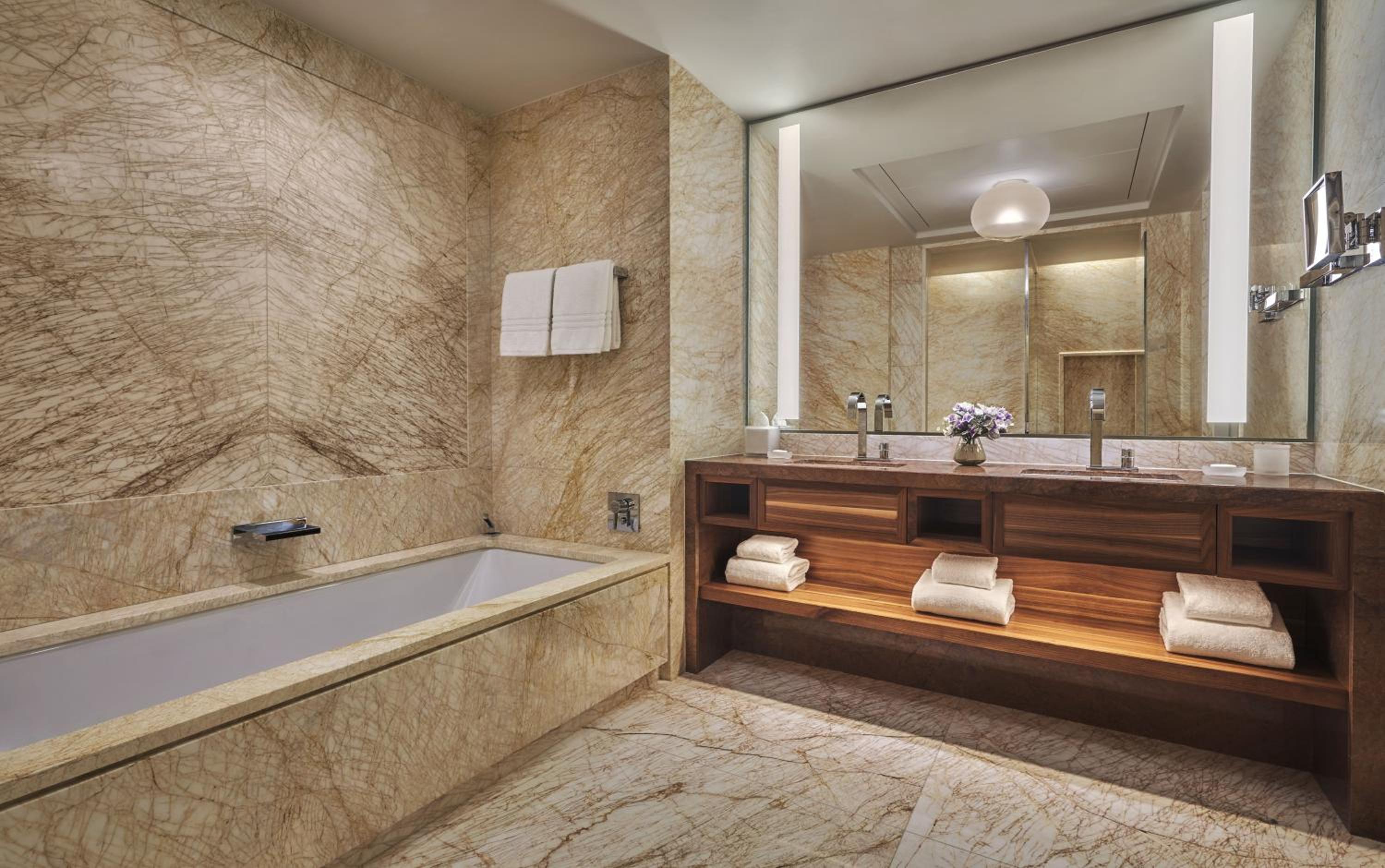 One Bedroom Suite King - Photo 7