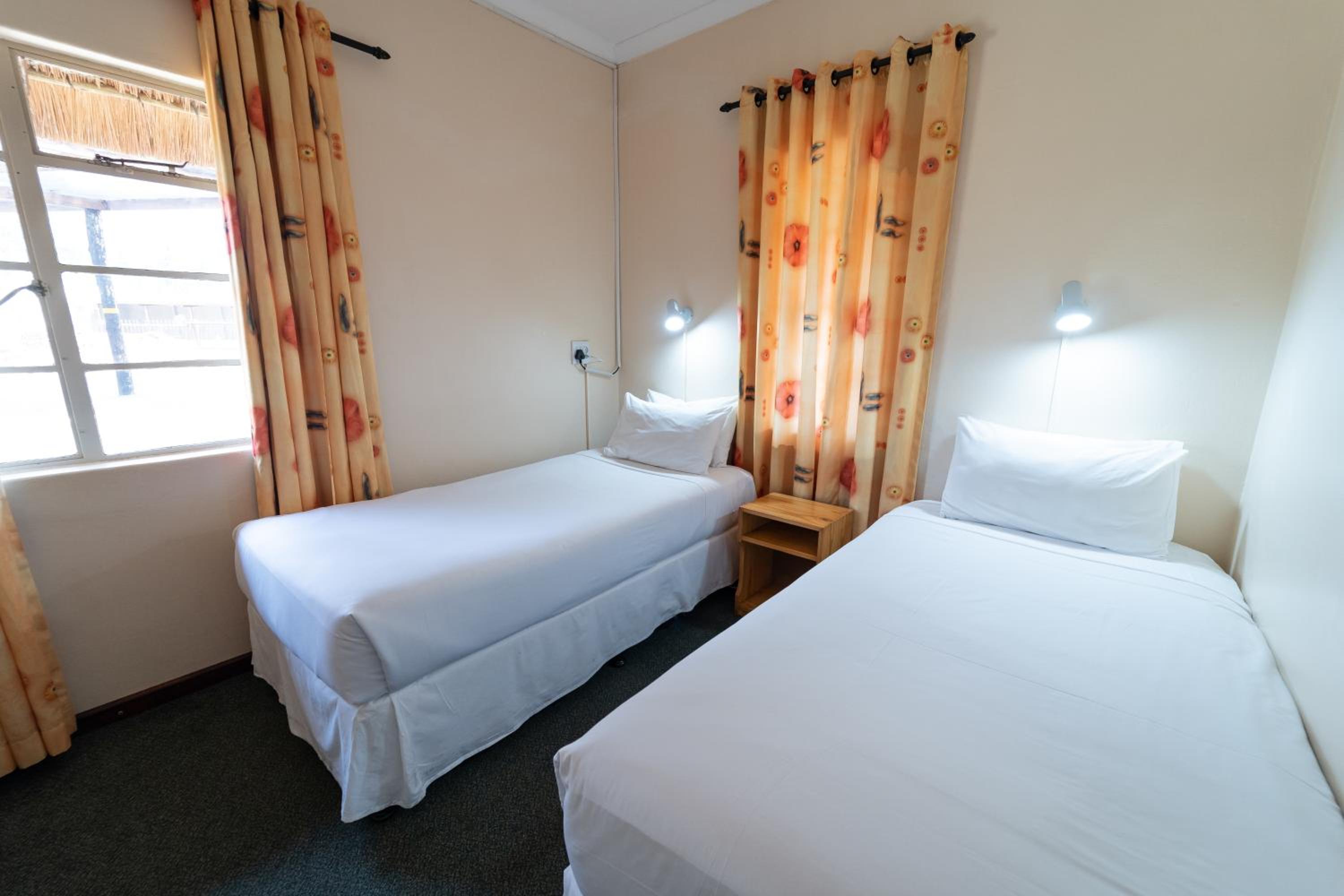 Two Bedroom 6 Sleeper Chalet photo 2