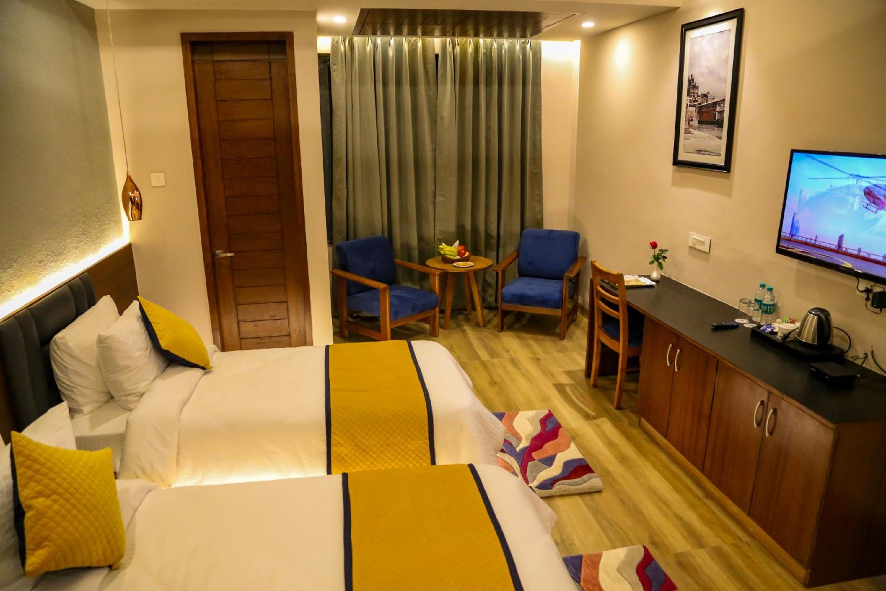 Superior Double or Twin Room - Photo 7