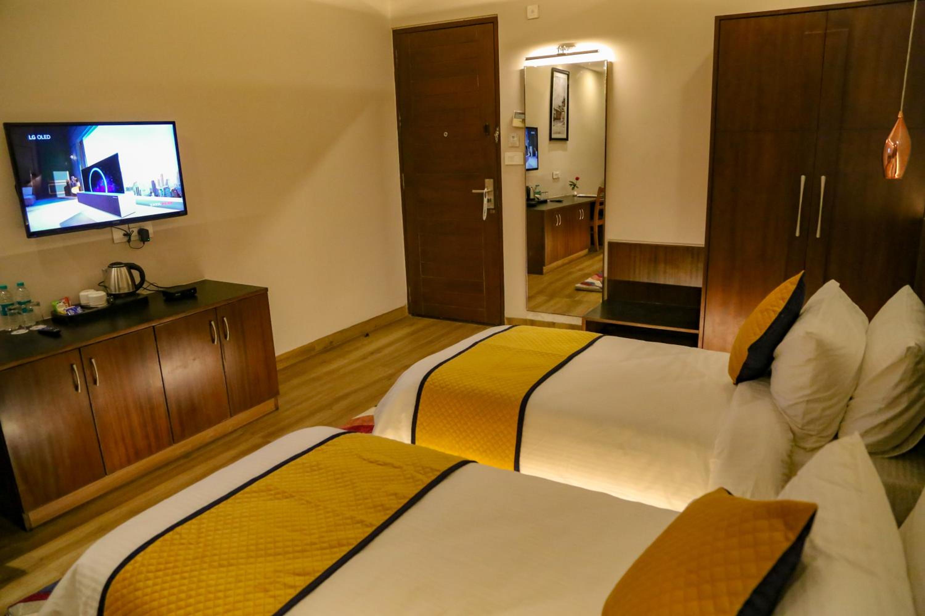 Superior Double or Twin Room - Photo 4