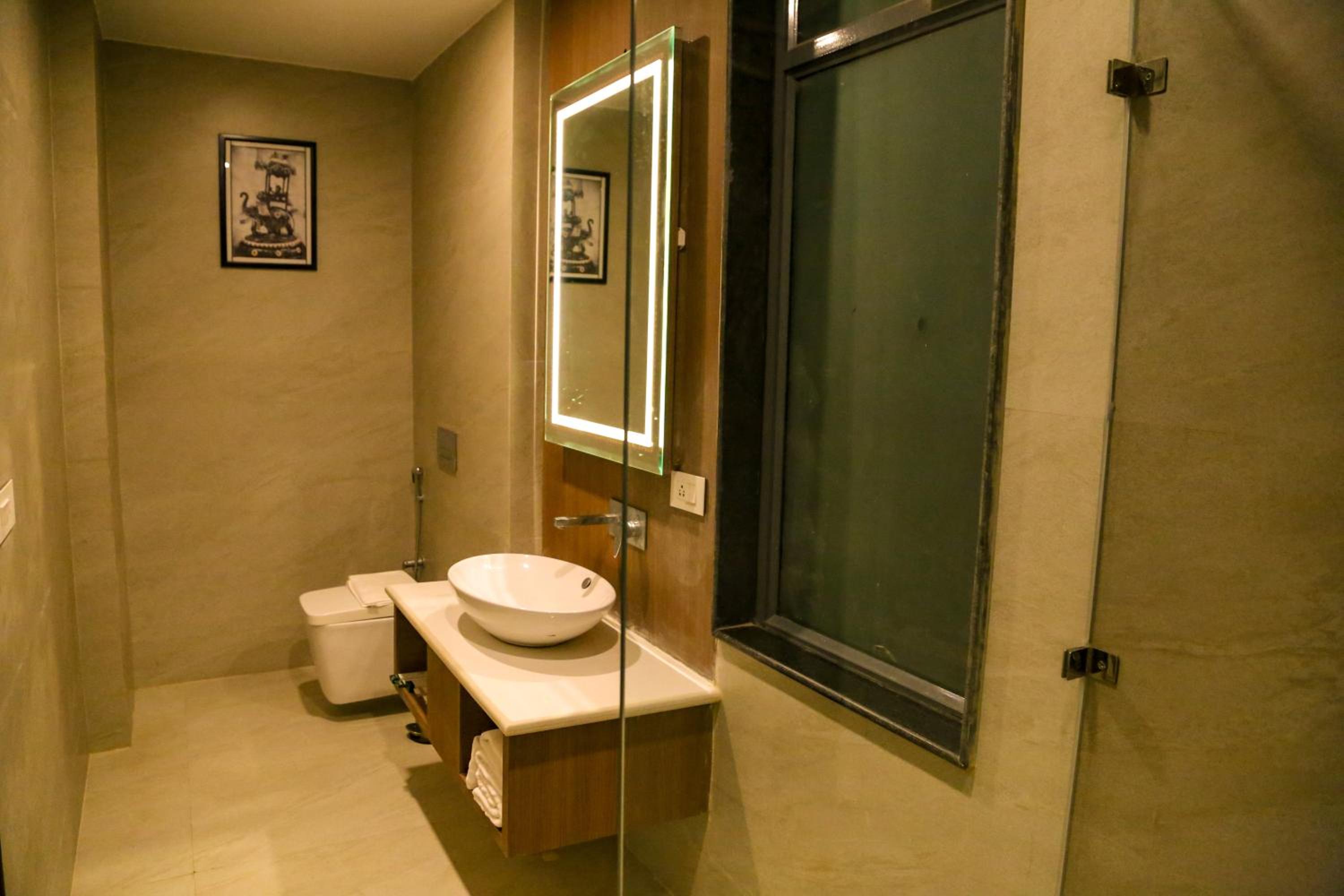 Suite - Photo 5