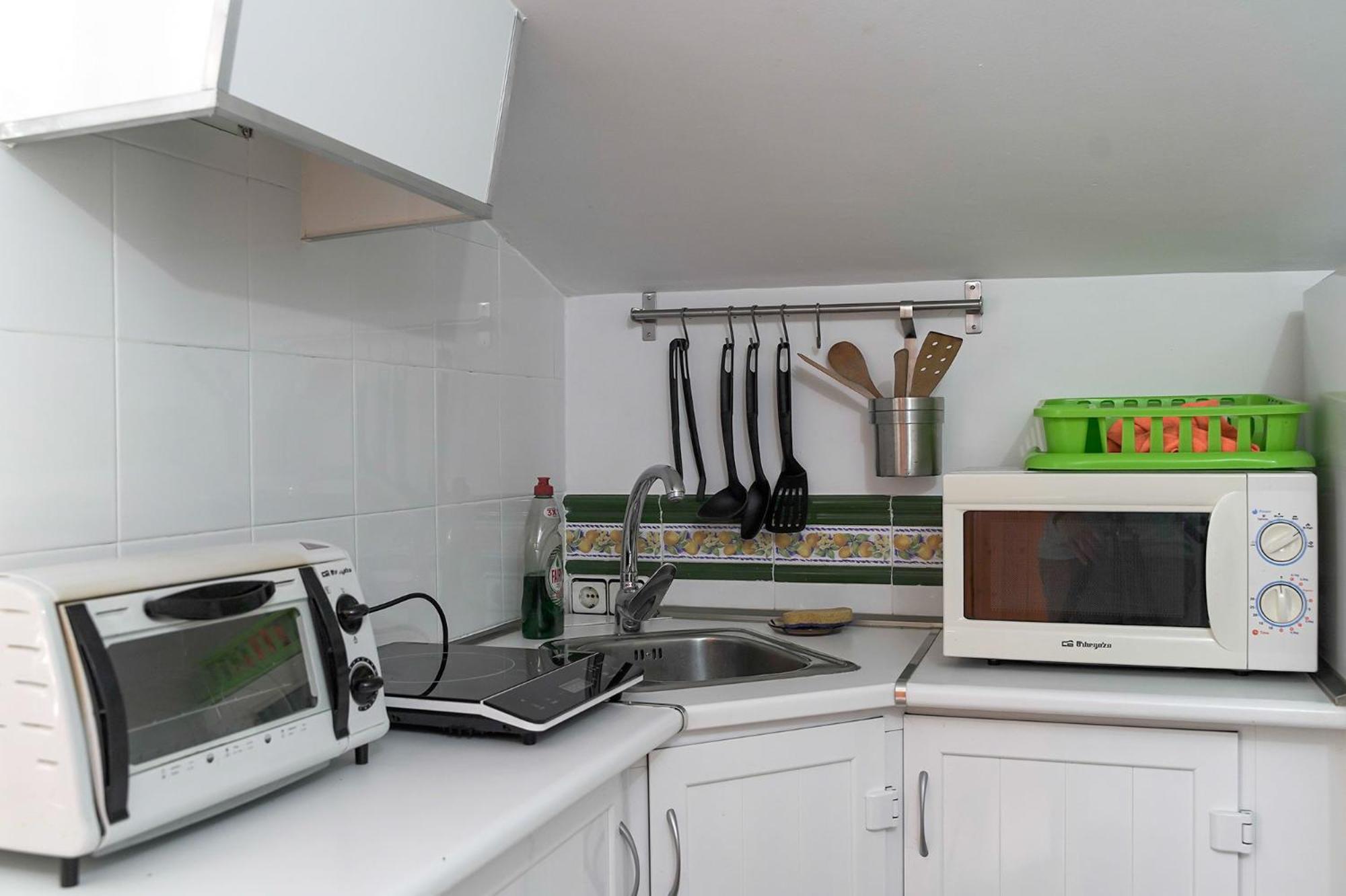Apartment with Terrace - Photo 11