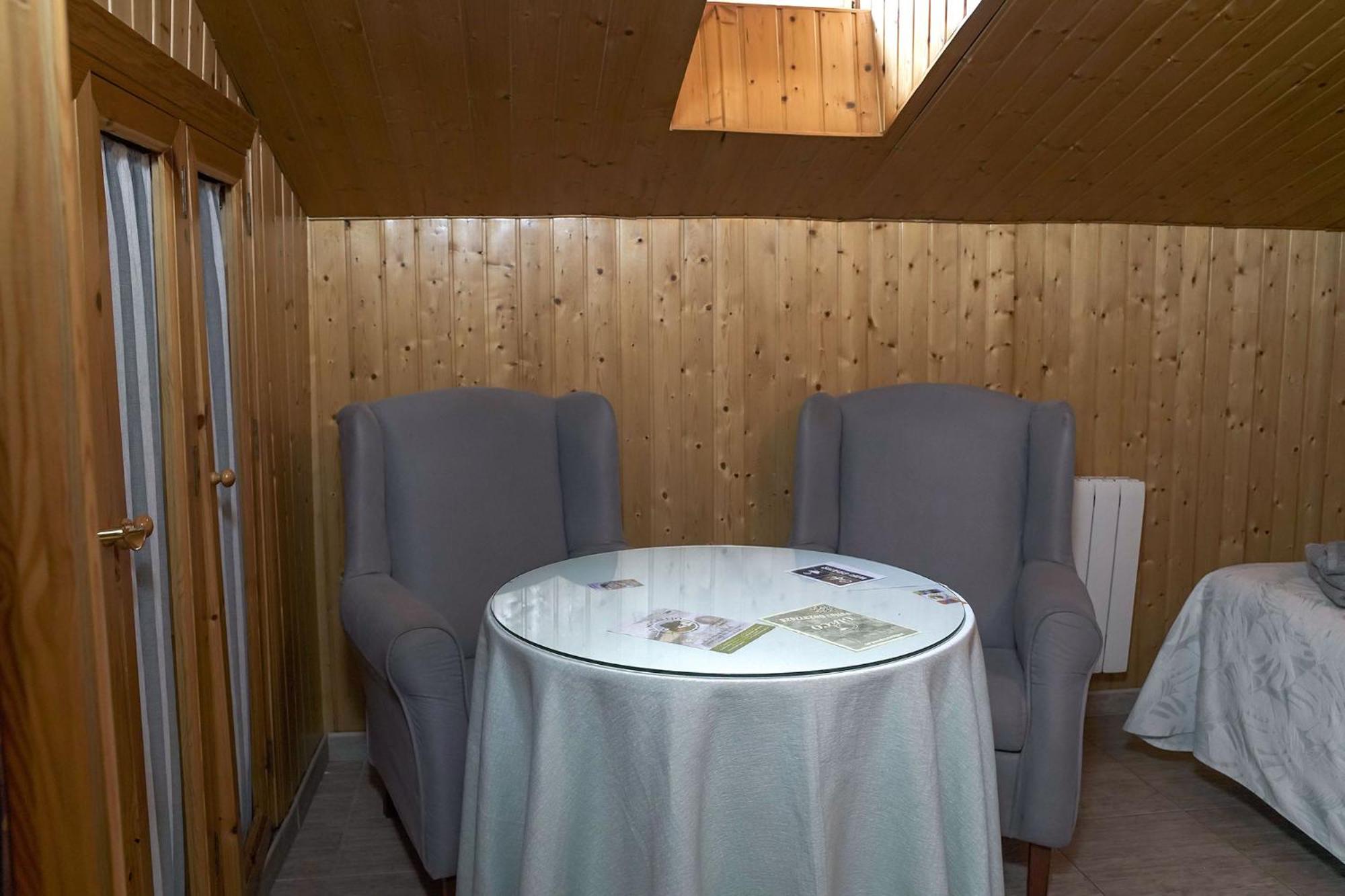 Apartment with Terrace - Photo 14