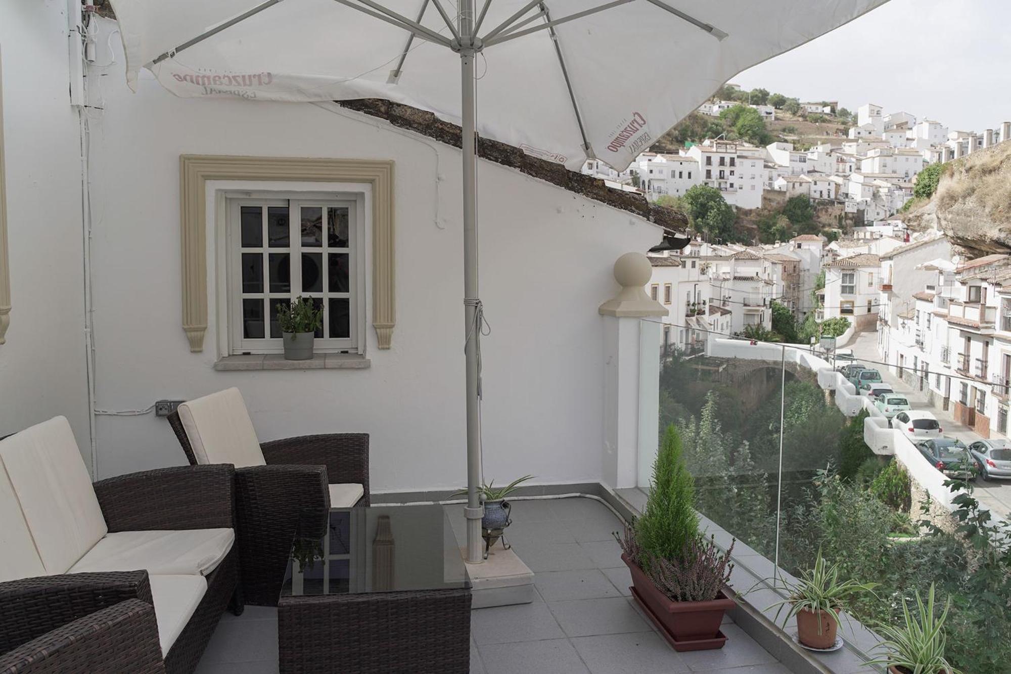 Apartment with Terrace - Photo 8