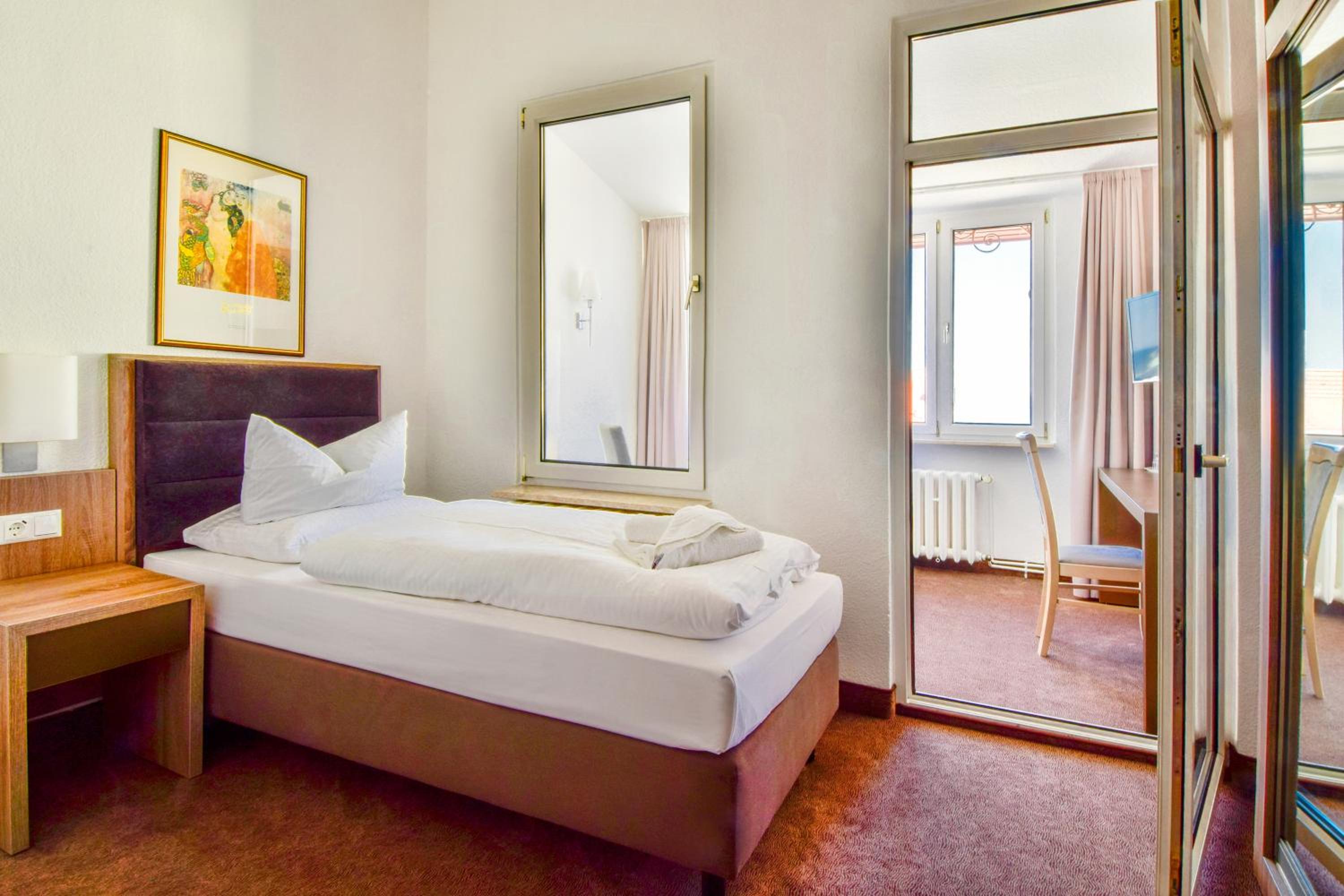 Single Room photo 1
