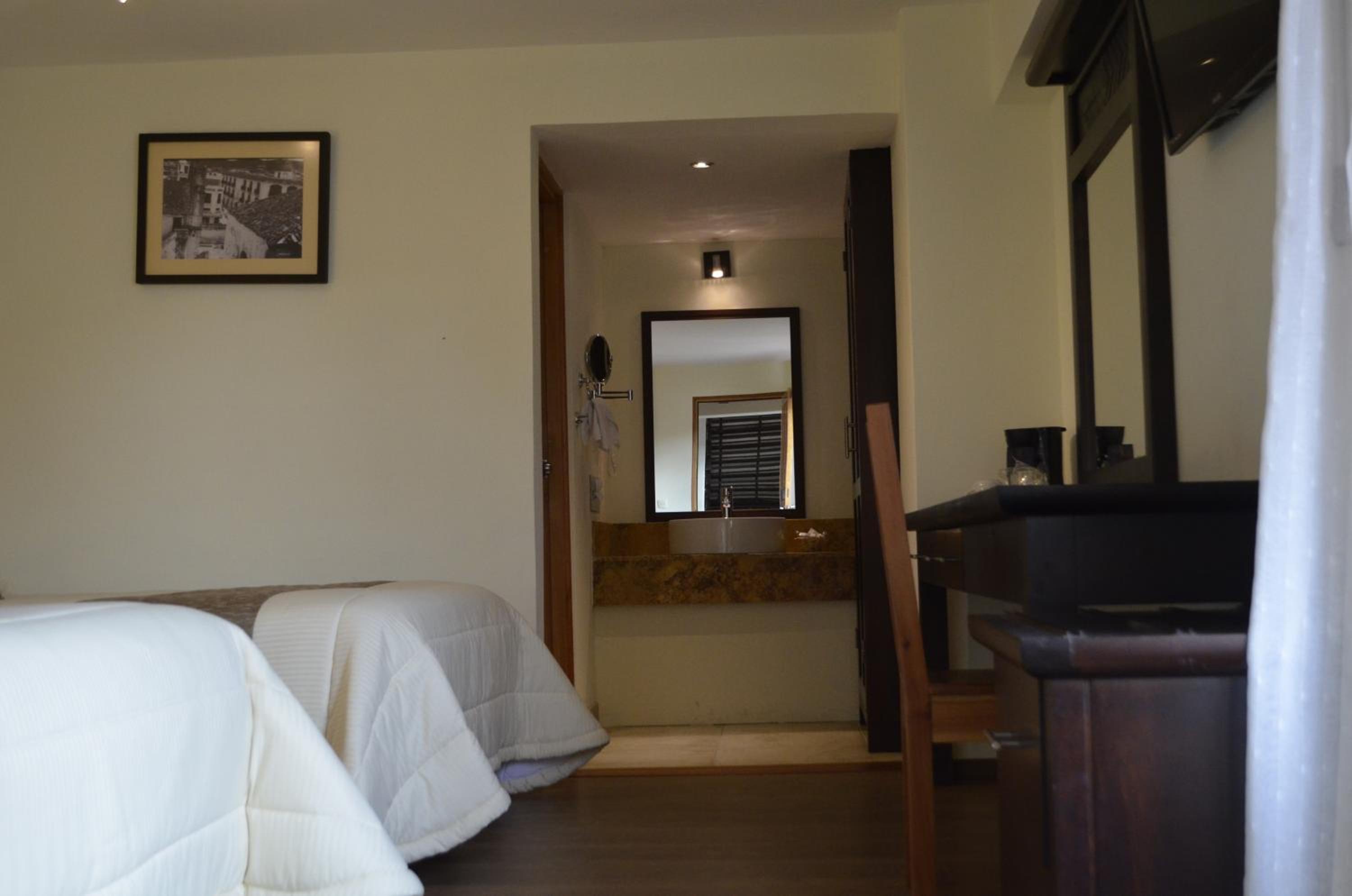 Double Room with Two Double Beds - Photo 4