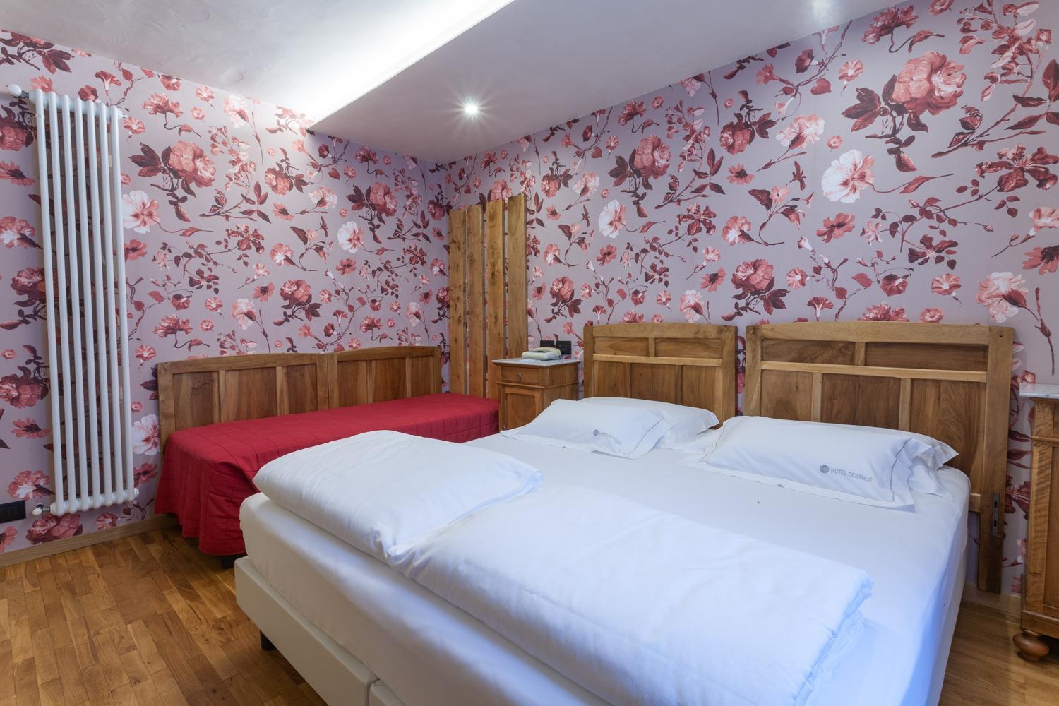 Standard Double or Twin Room - Photo 5