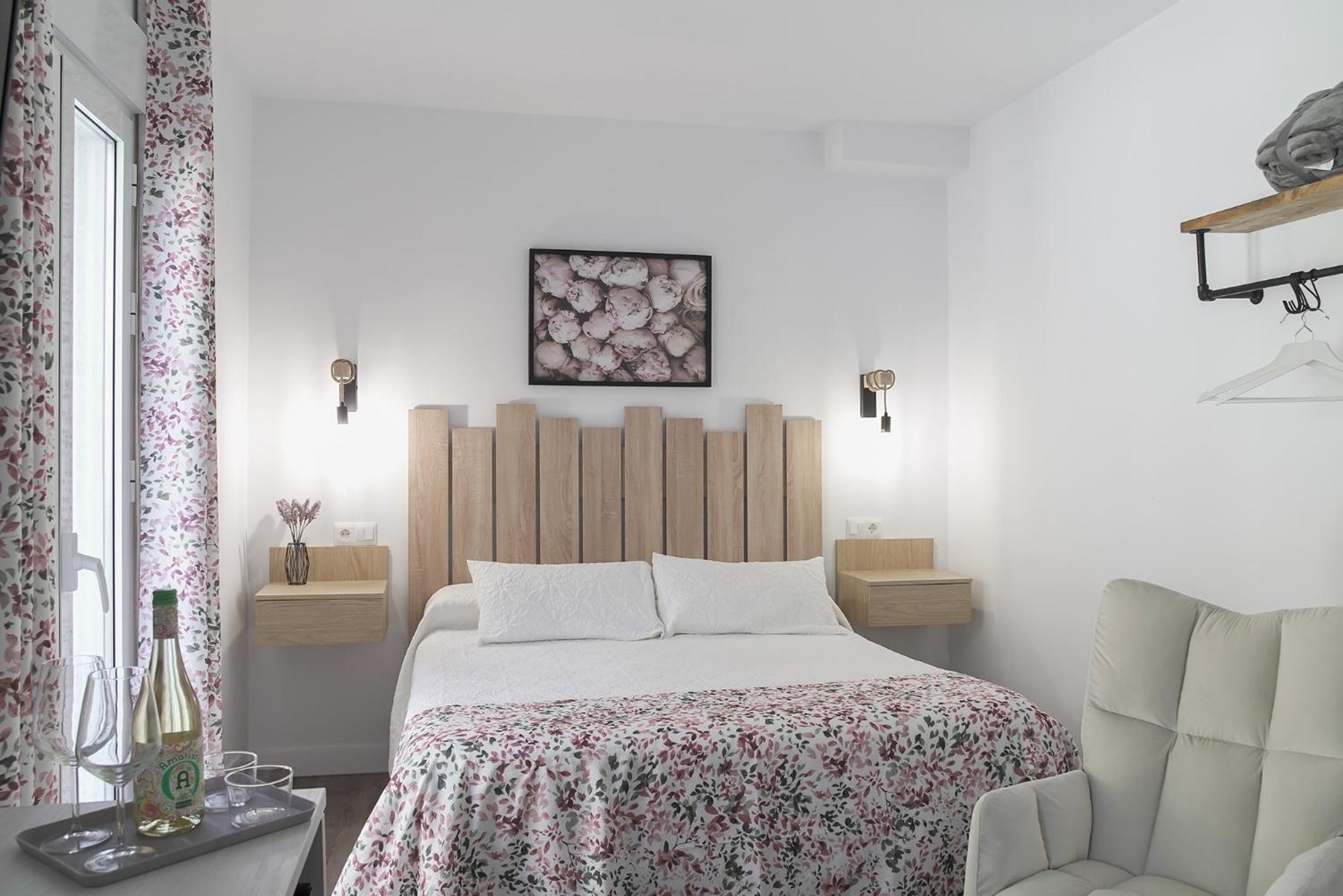 Double Room - Photo 7