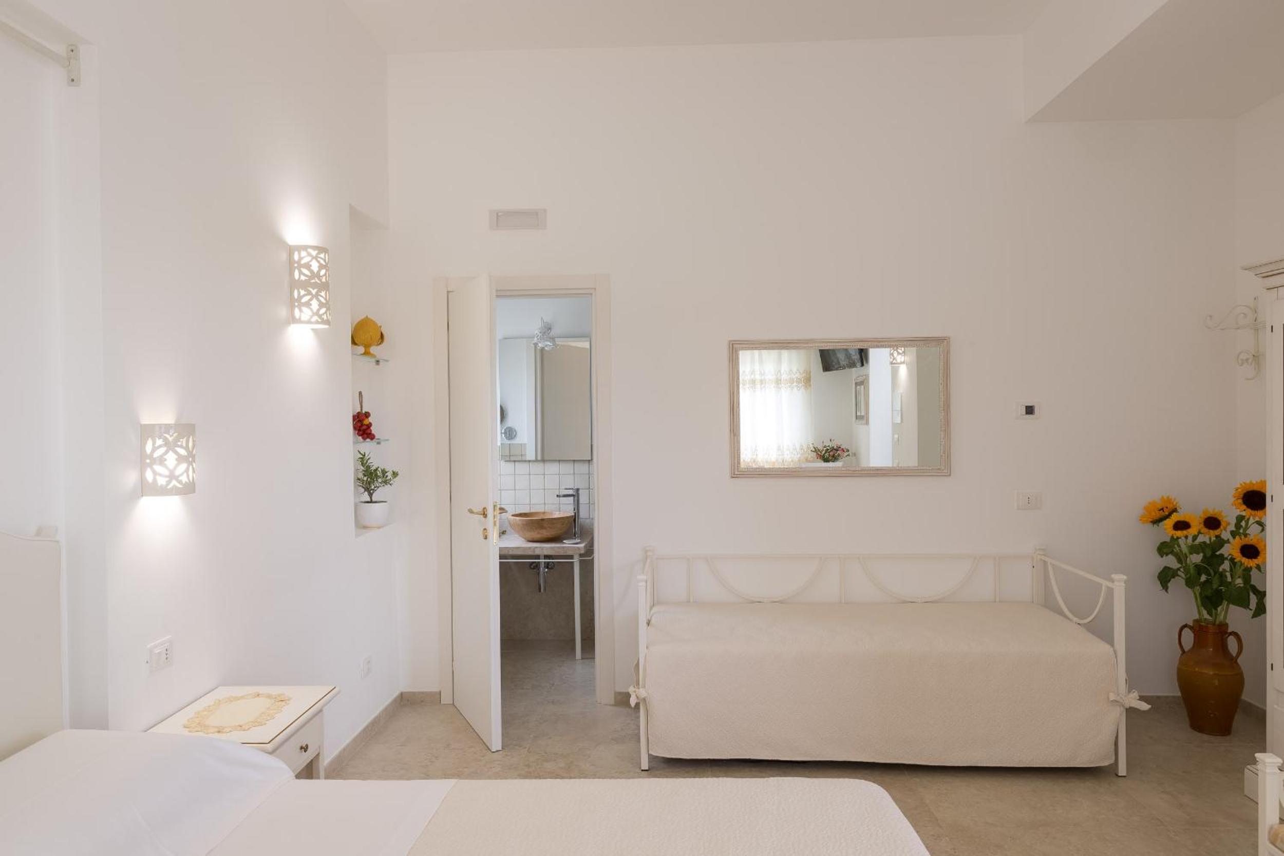 Quadruple Room with Terrace - Photo 49