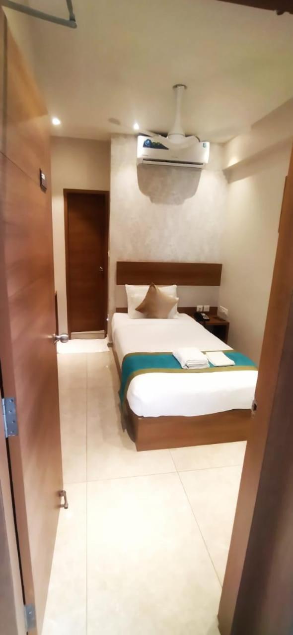 Single Room with Bath