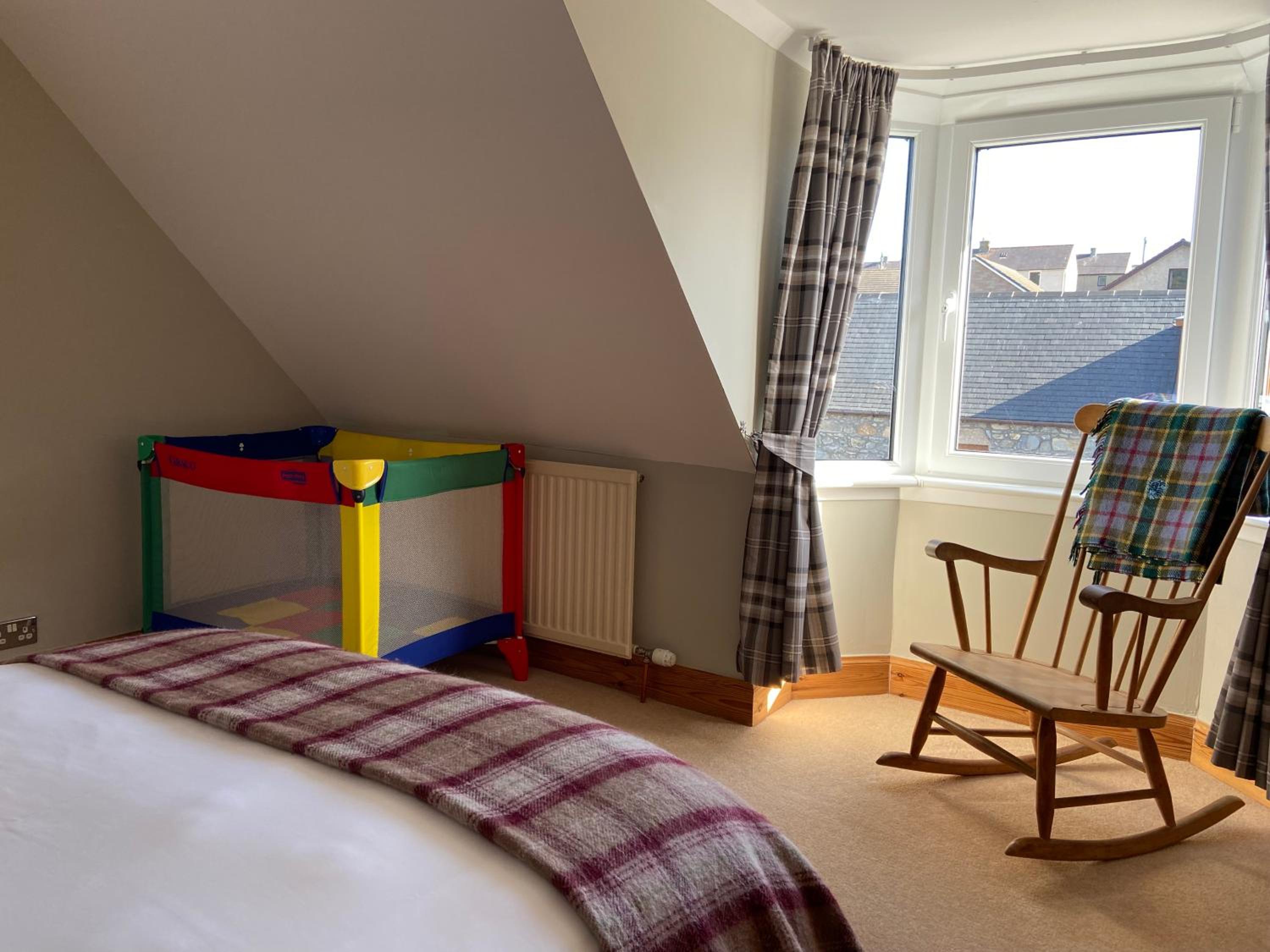 Three-Bedroom House photo 1