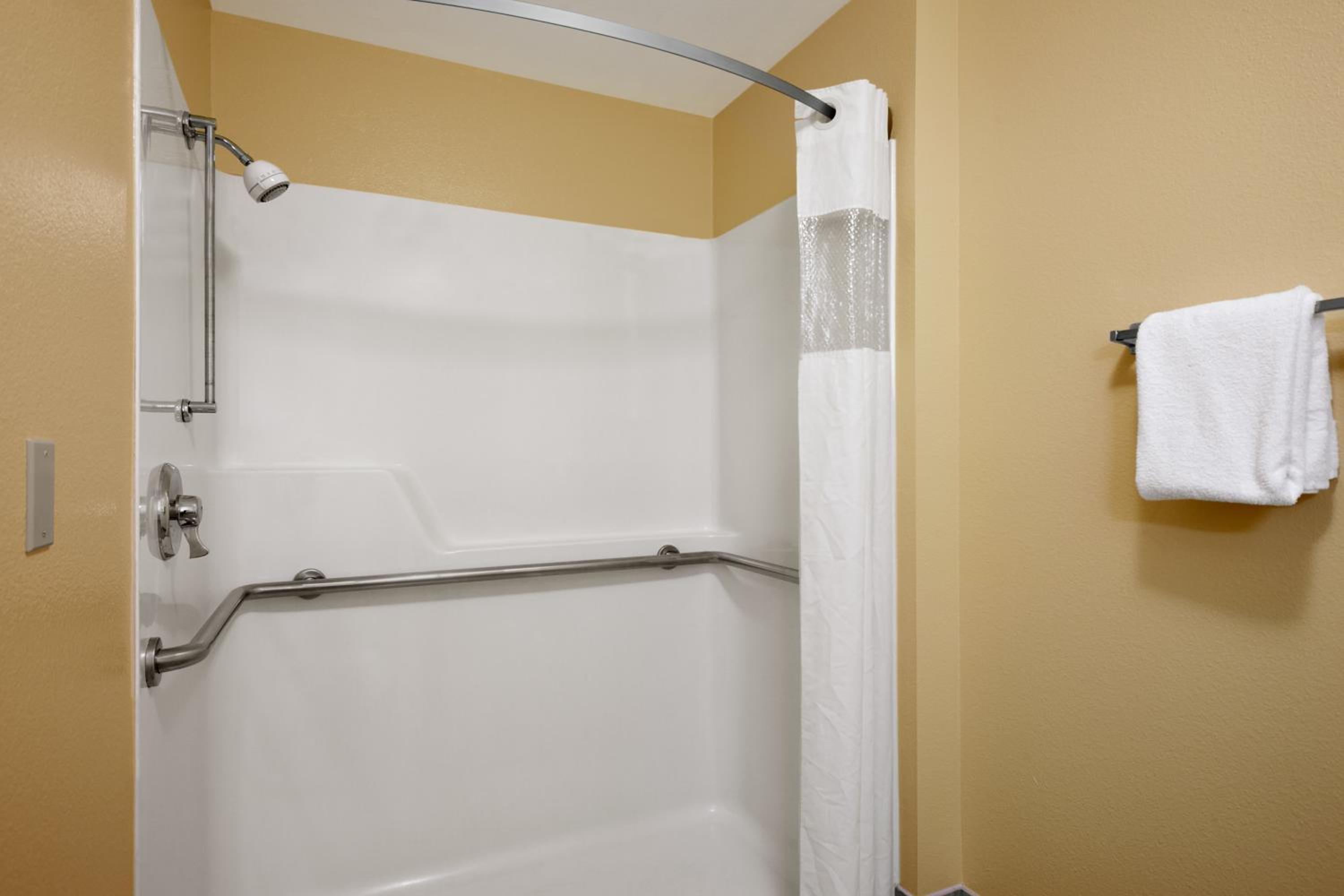 King Room - Mobility Access/Non-Smoking photo 2