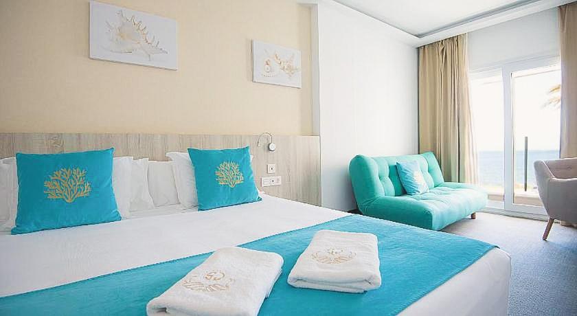 Deluxe Double Room with Sea View - Photo 5