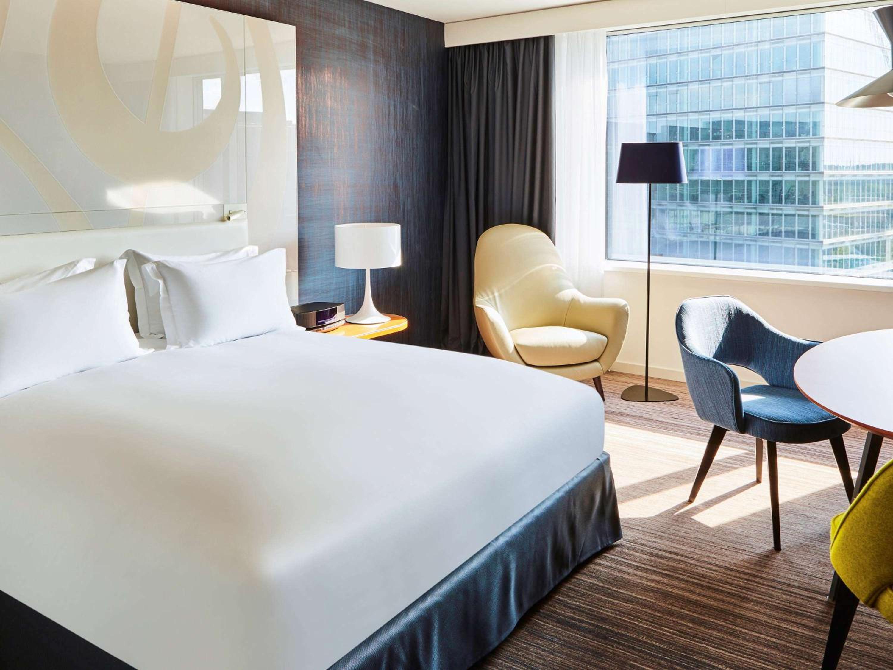 Junior Suite with King Bed and Working Space - Photo 6