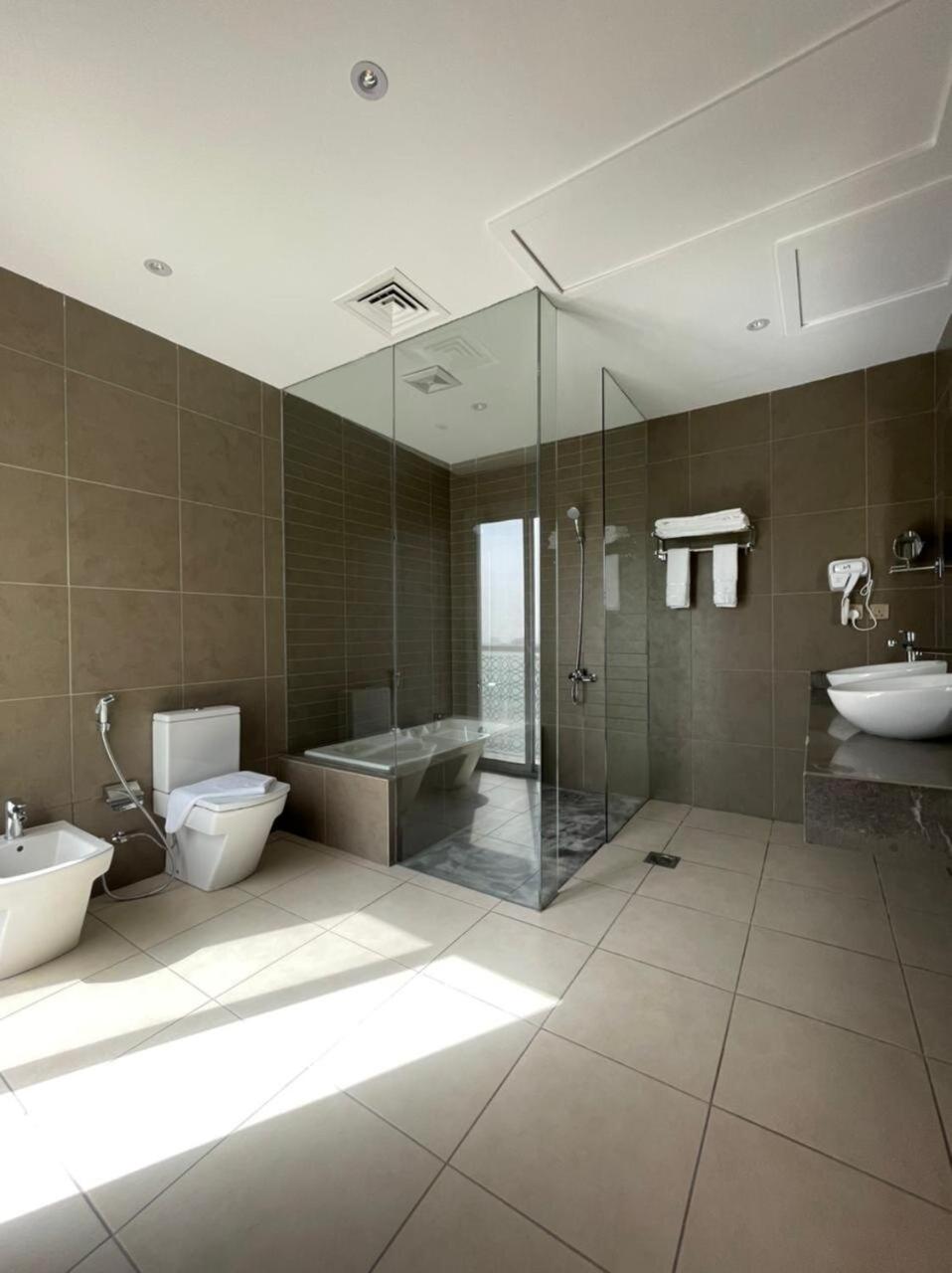 Queen Room with Garden View - Photo 4